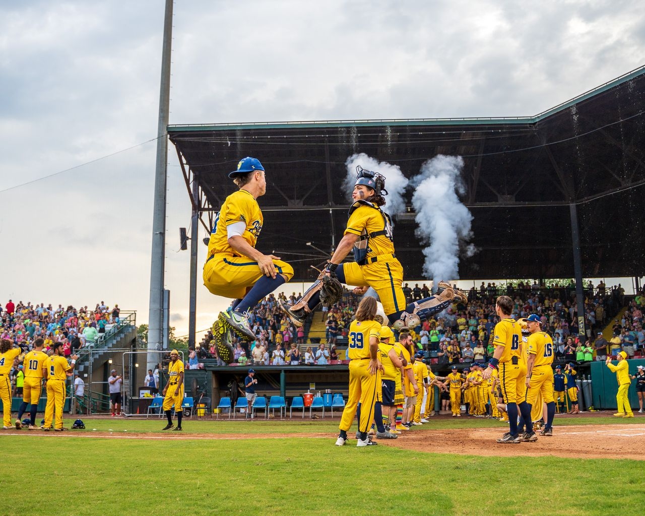 1280x1030 World's quirkiest baseball team, Desktop