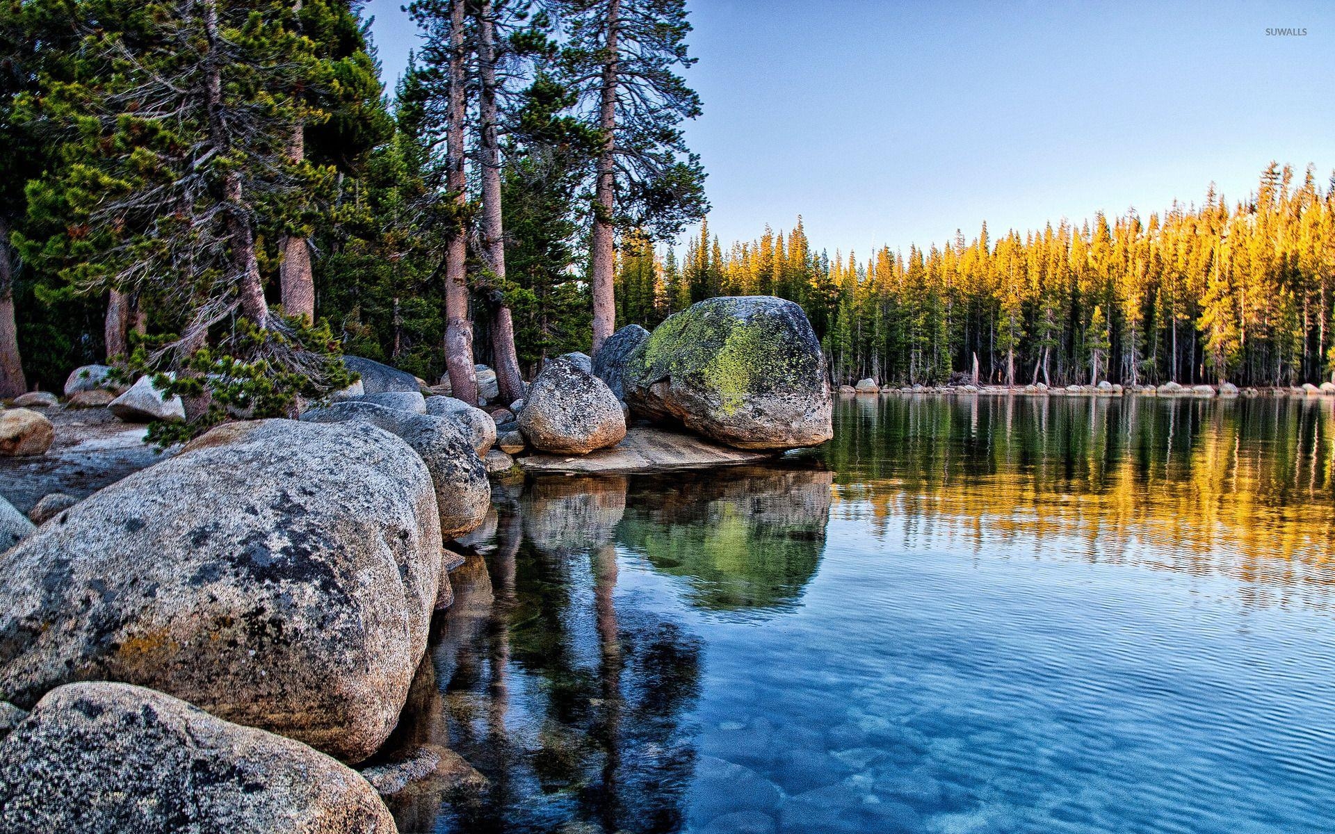 1920x1200 Mossy rocks pilling on the lake shore in Yosemite National Park, Desktop