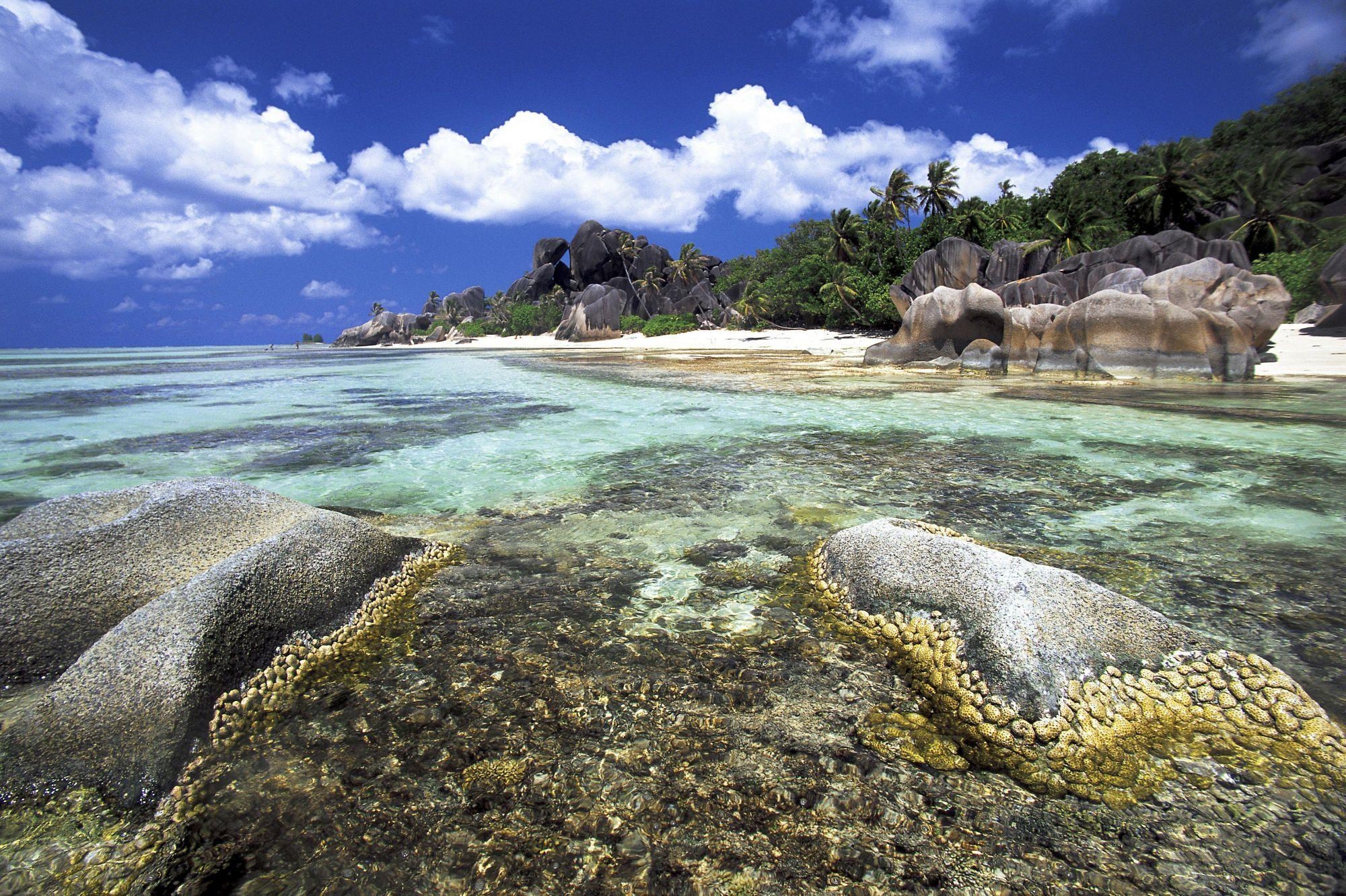 2000x1340 La Digue Island Seychelles Wallpaper, Desktop