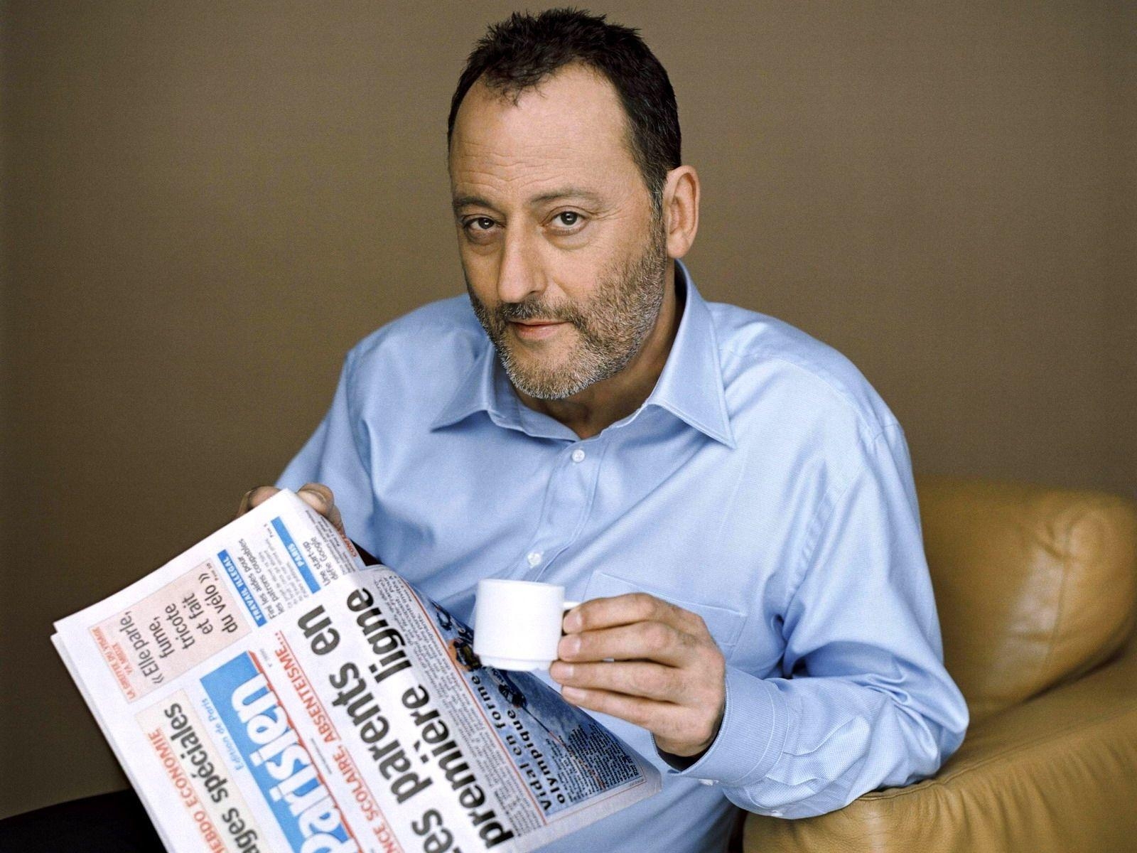 1600x1200 Wallpaper Jean reno, Actor, Hollywood, Glasses, Hair, Coffee, Cup, Desktop