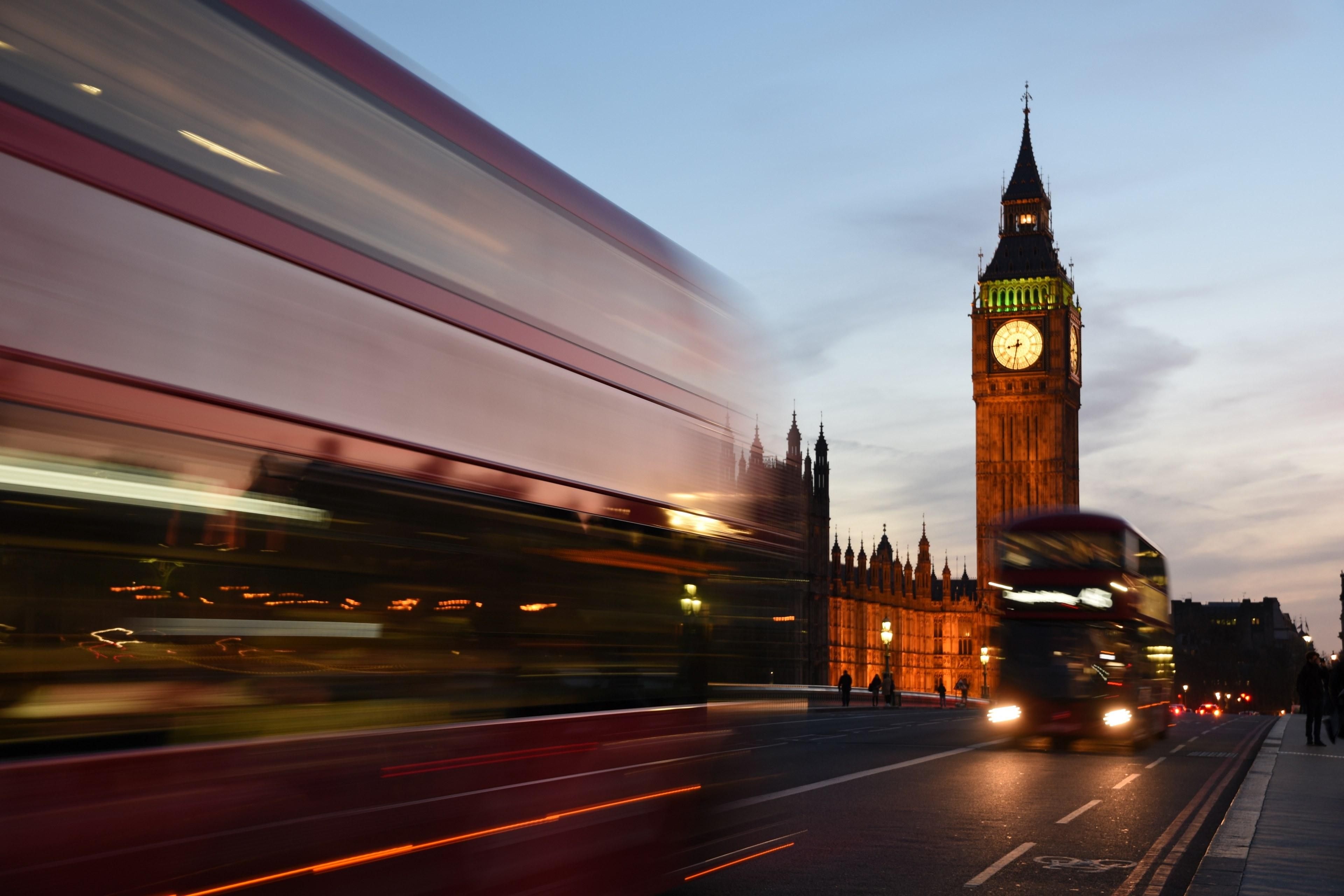 3840x2560 a long exposure shot of double decker buses near the houses, Desktop