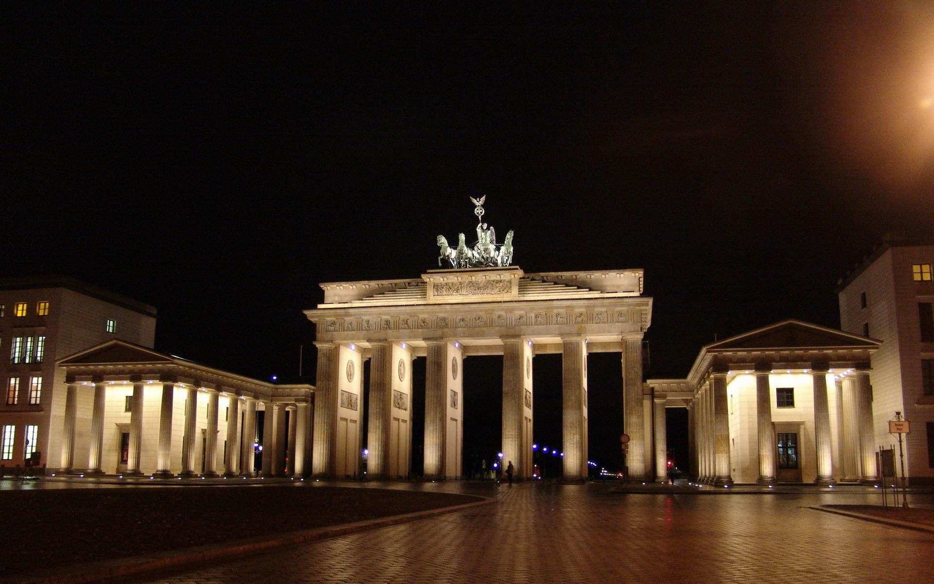 1920x1200 Triumphal Brandenburg Gate Wallpaper, Desktop