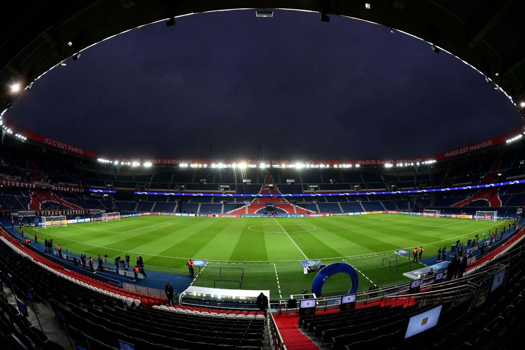 1800x1200 PSG Allowing 000 Supporters Into the Parc des Princes To Watch Champions League Final, Desktop