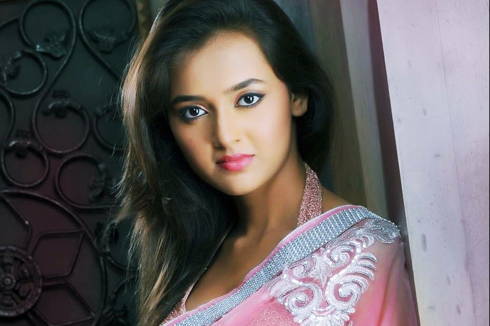 1650x1100 Tejaswi Prakash Wayangankar Wallpaper HD Background Free, Desktop