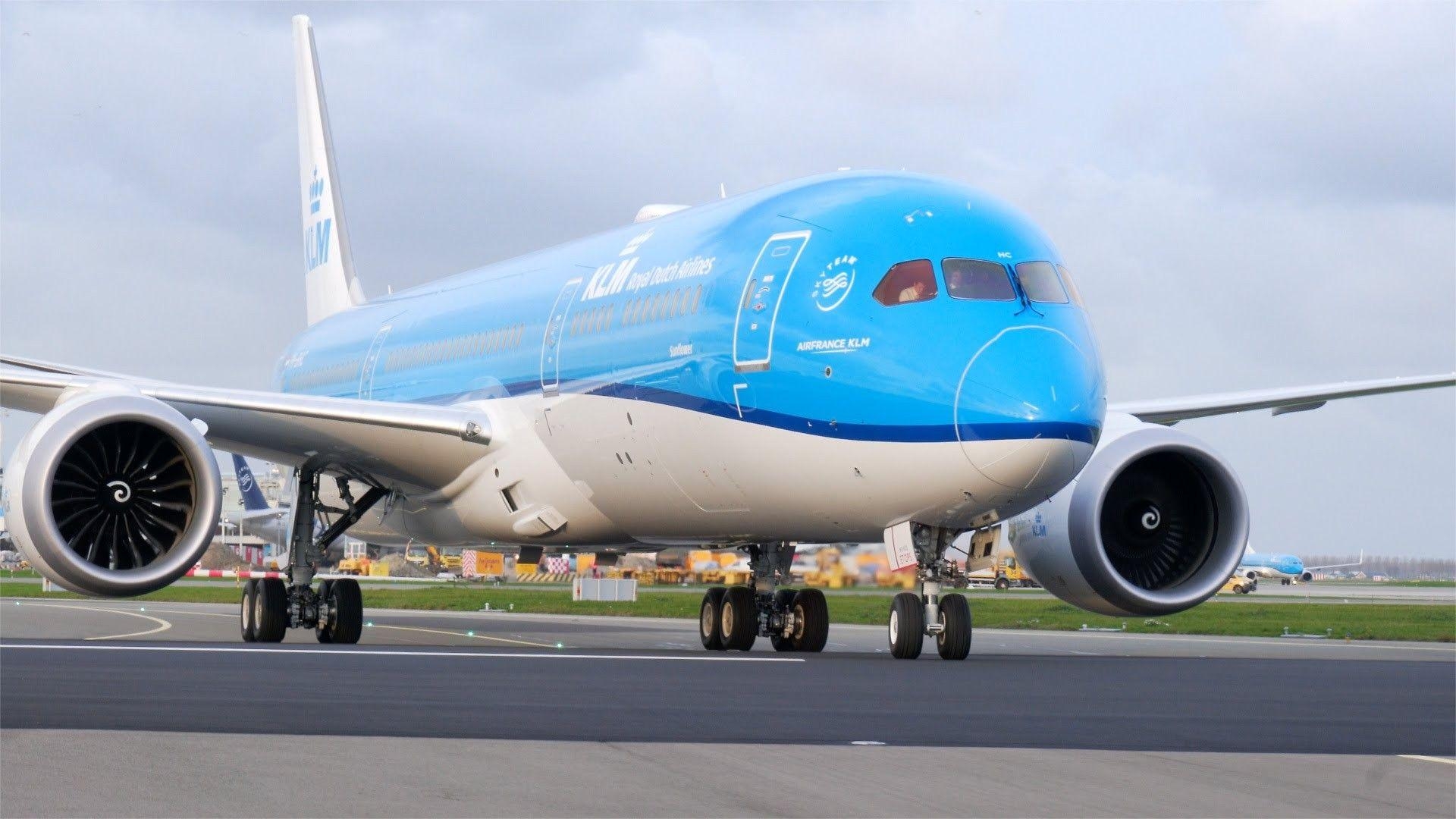 1920x1080 KLM 787 Dreamliner Wallpaper. Wallpaper Studio 10, Desktop