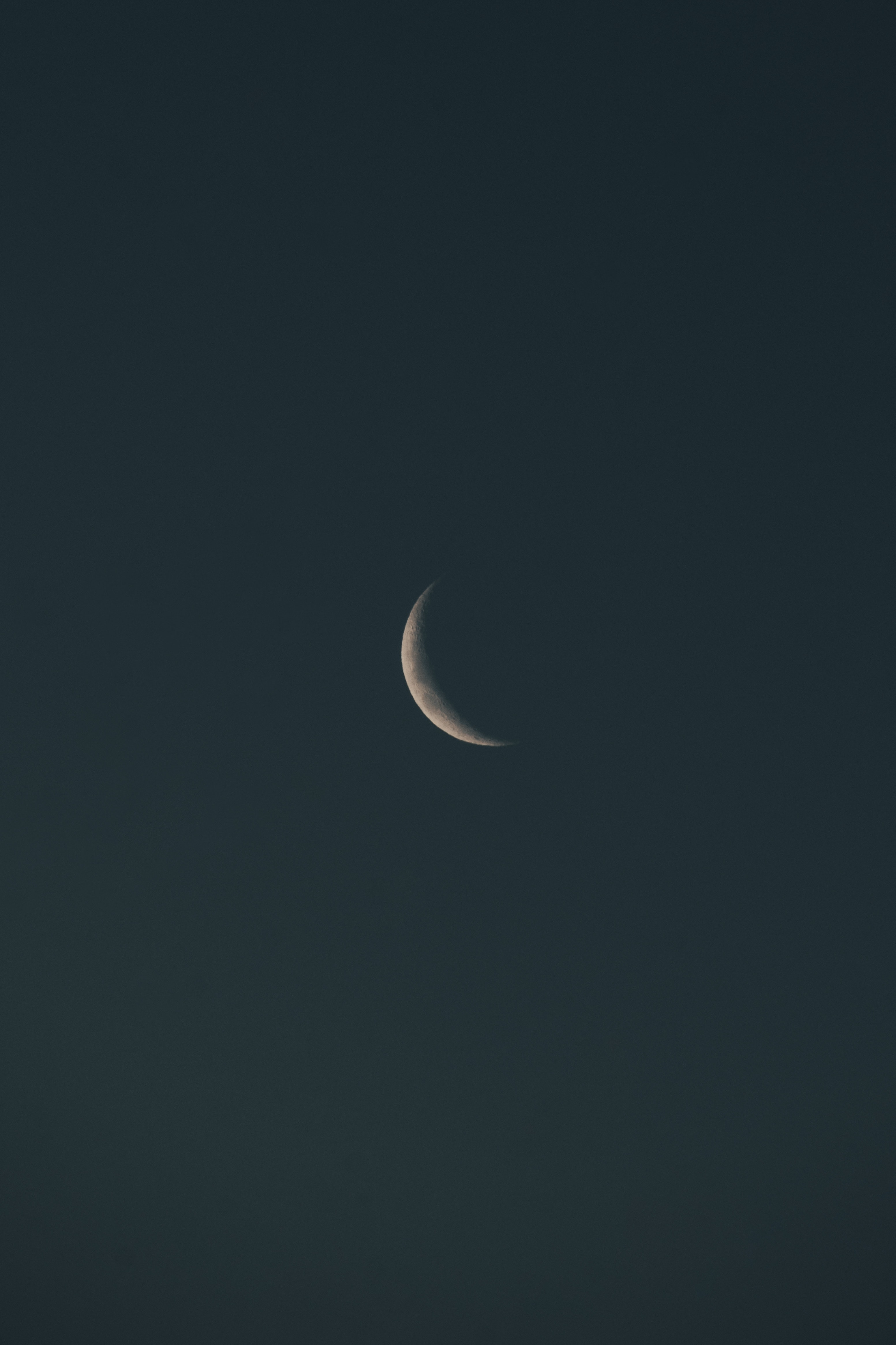 3110x4660 Crescent Moon in Night Sky · Free, Phone