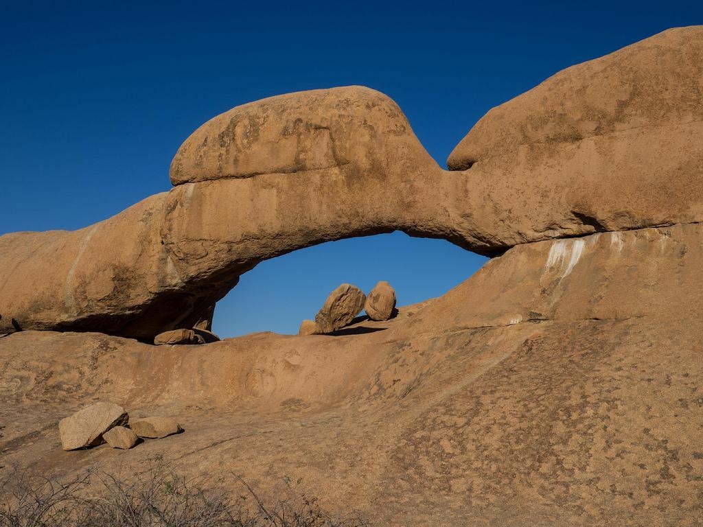 1030x770 The Rock Bridge. Spitzkoppe, Namibia, Desktop