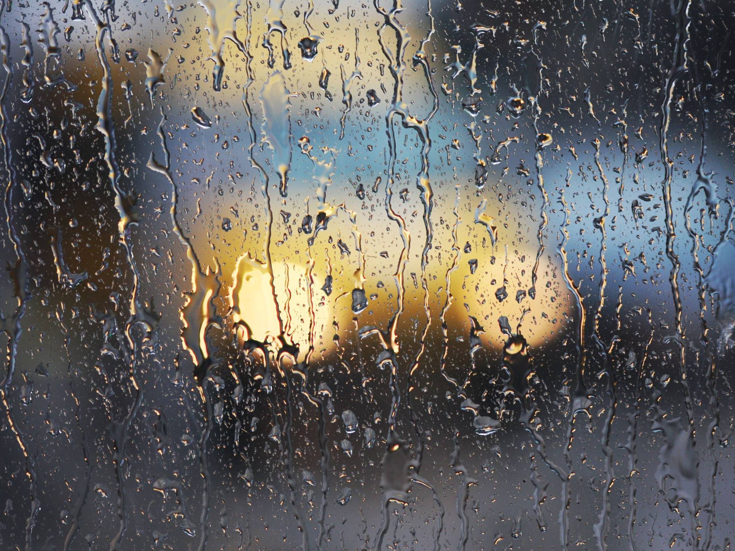 2560x1920 Rainy Window, Desktop