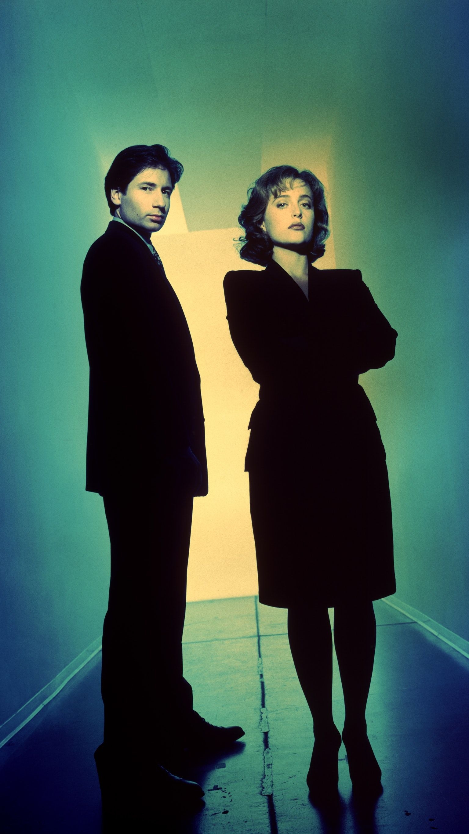 1540x2740 The X Files Phone Wallpaper. Moviemania. X Files, Mulder, Mulder Scully, Phone