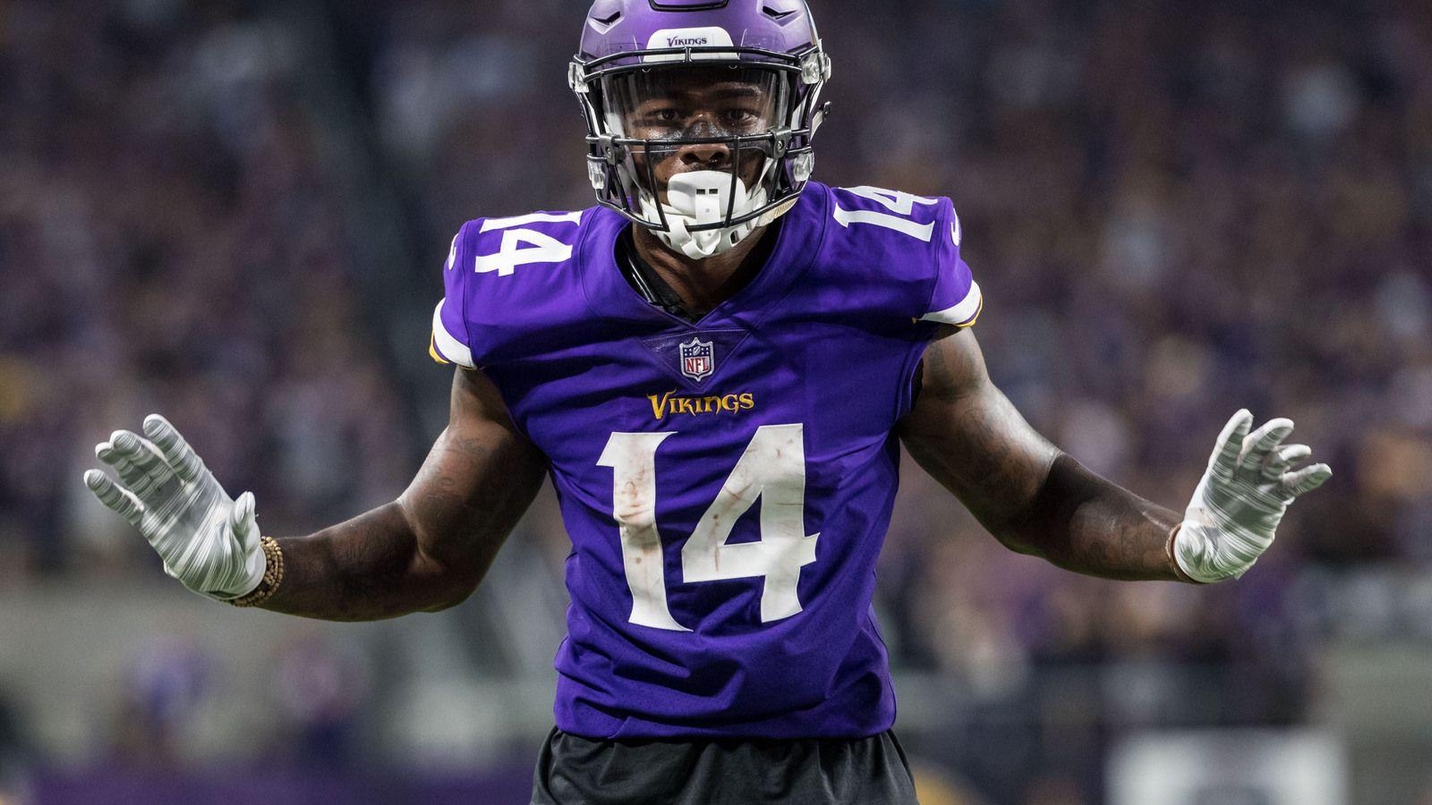 1600x900 Stefon Diggs wins with 'Wheel of Fortune' cleats, Desktop