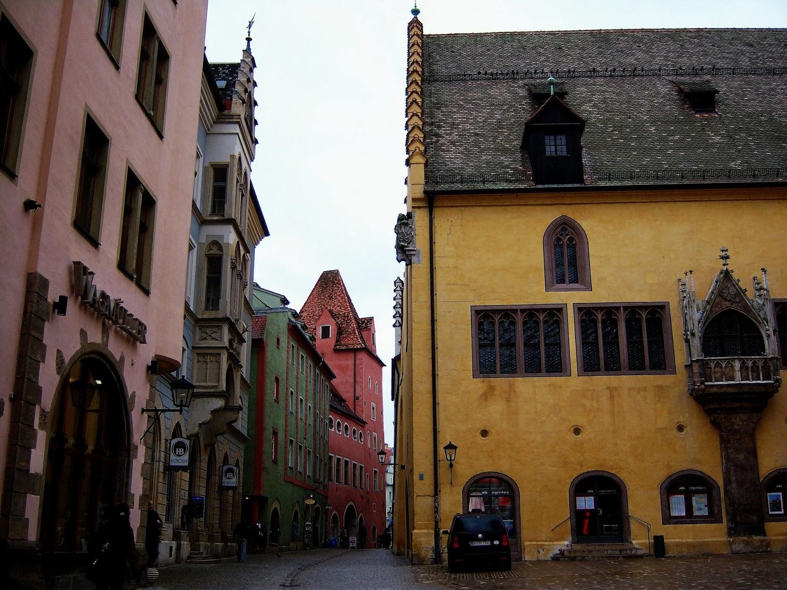 1600x1200 5 Five 5: Old Town Of Regensburg With Stadtamhof (Germany), Desktop