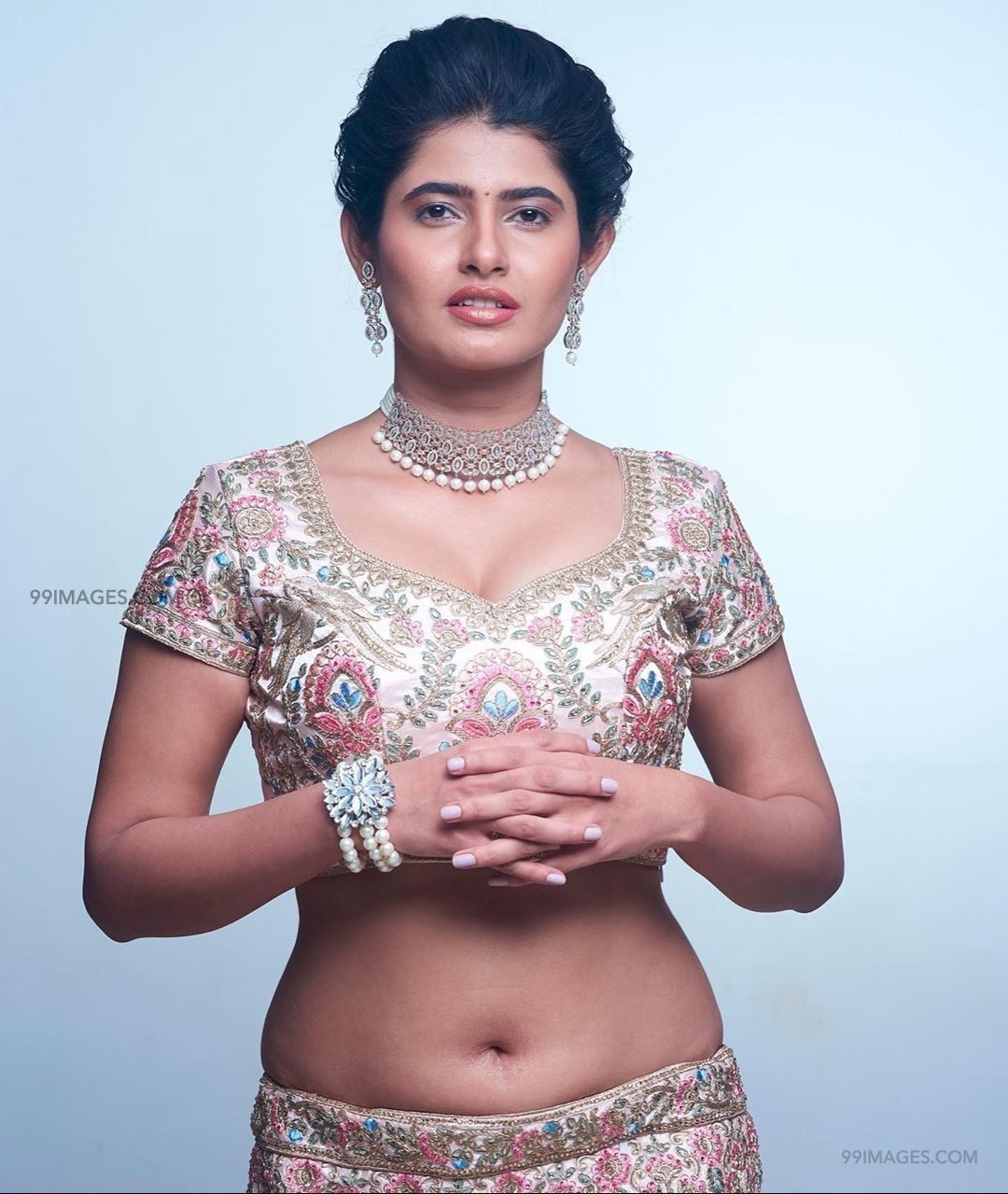 1080x1280 Ashima Narwal Navel Hot Photo, Phone