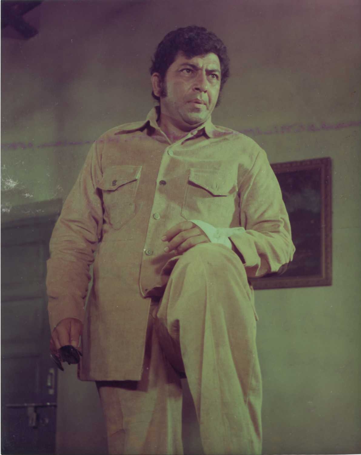 1200x1500 Remembering Amjad Khan on his 25th death anniversary, Phone