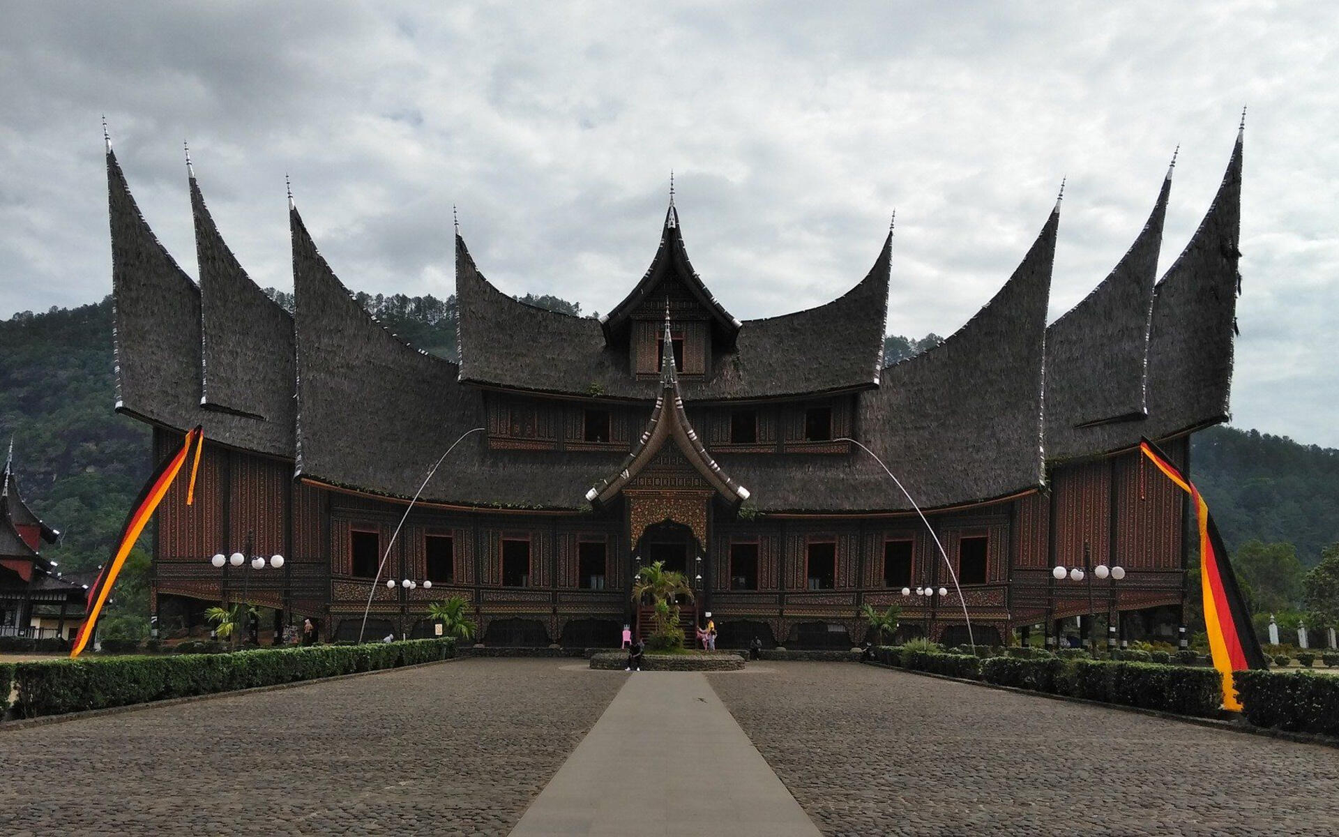 1920x1200 Indonesian temple, Desktop