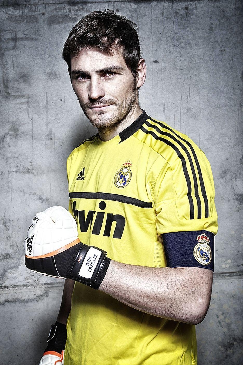 940x1410 HD Iker Casillas Wallpaper, Phone