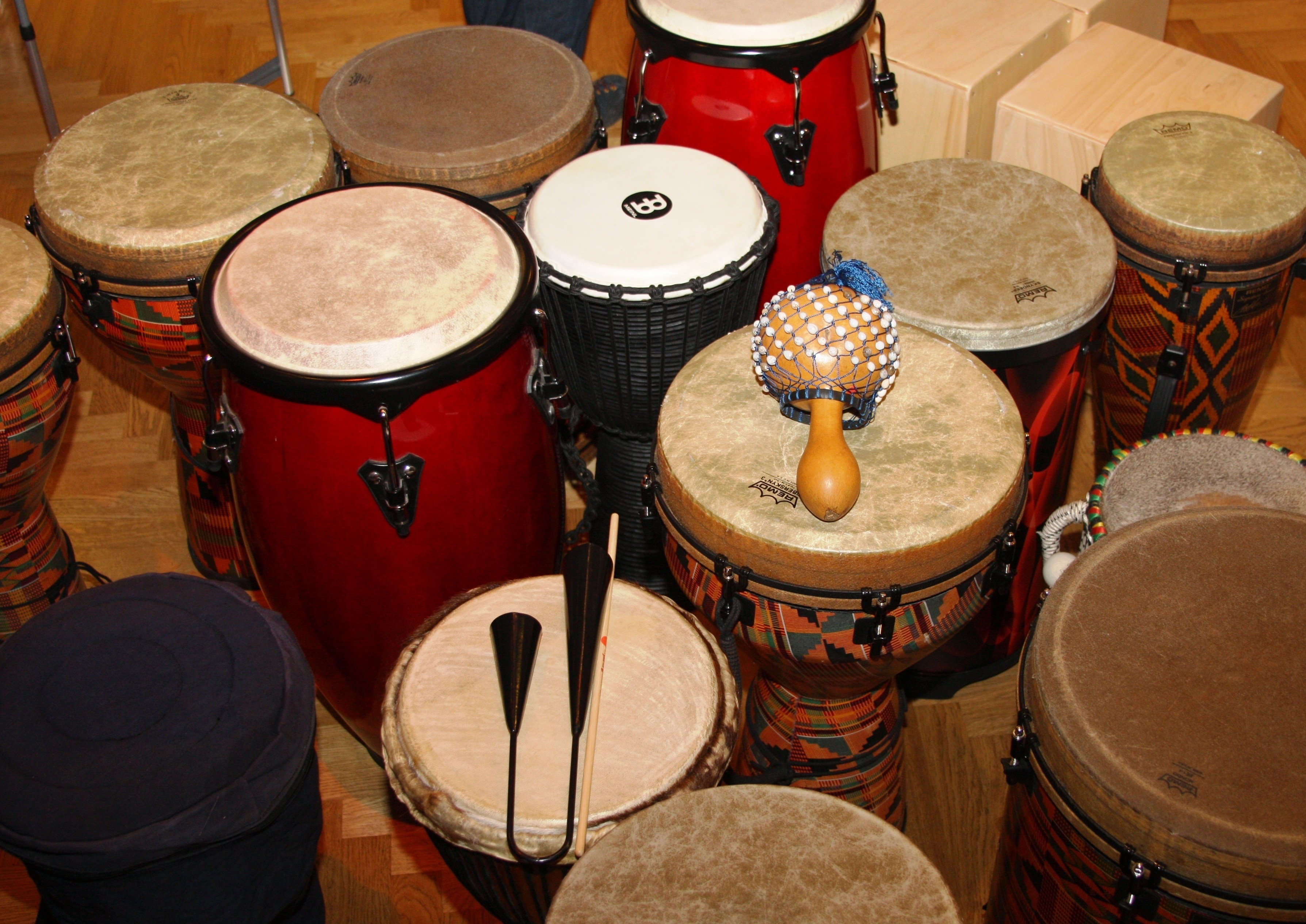 3580x2530 percussion instrument lot free image, Desktop