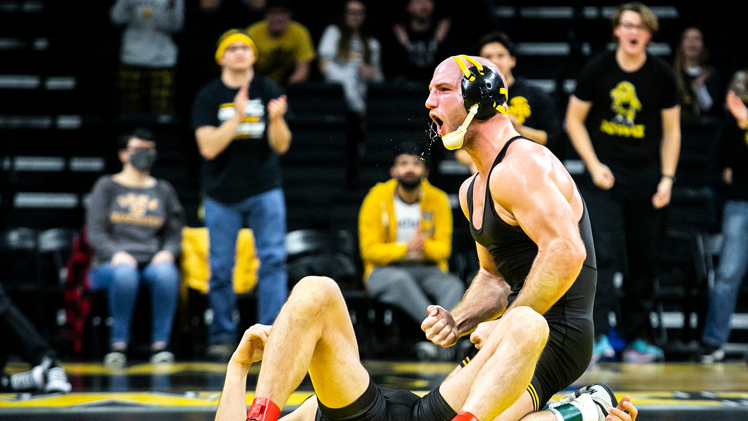 2600x1460 Iowa wrestling vs. Army at Carver, Desktop