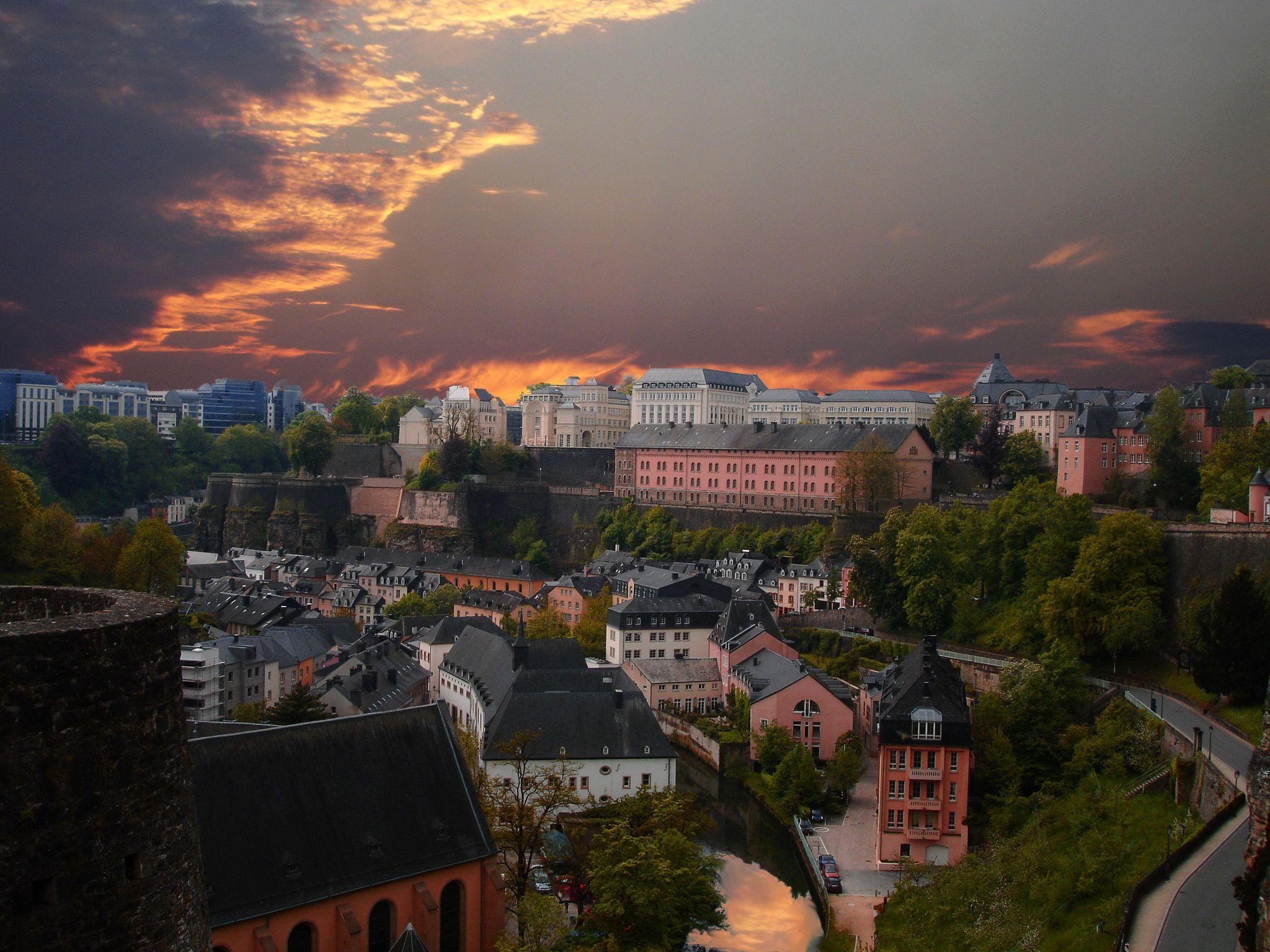 2050x1540 Photo Luxembourg Grund Sky Roads Cities Building, Desktop