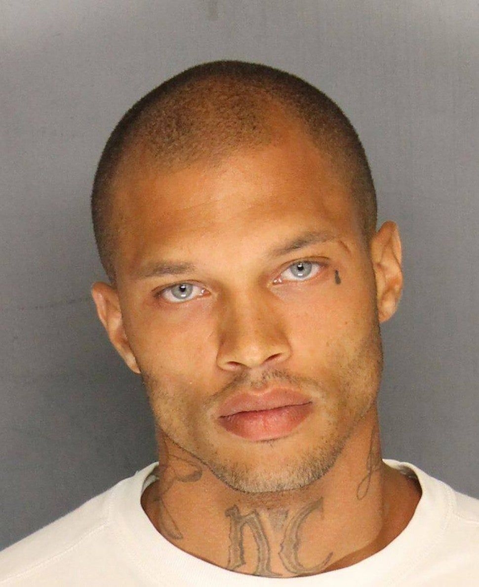 970x1190 Remember 'Hot Mugshot Guy'? Check Out His First Modeling Photo, Phone