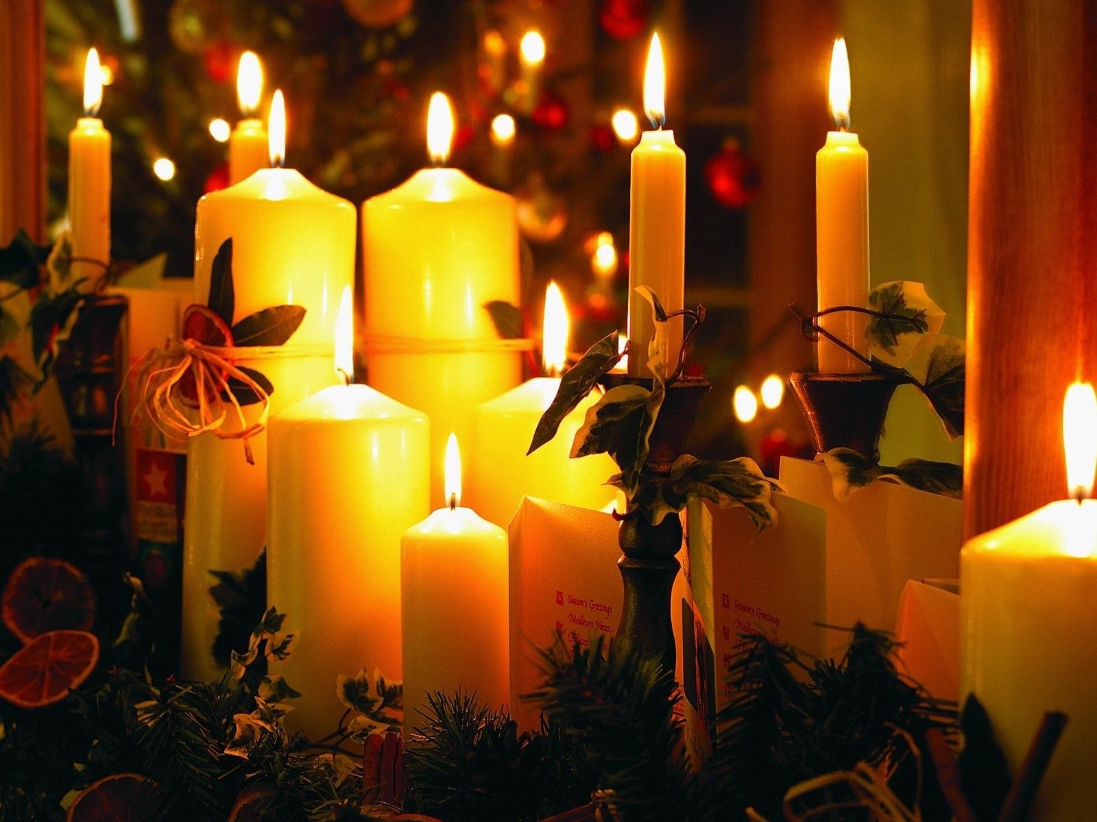 1600x1200 Free Games Wallpaper: Christmas Candle Wallpaper, Desktop