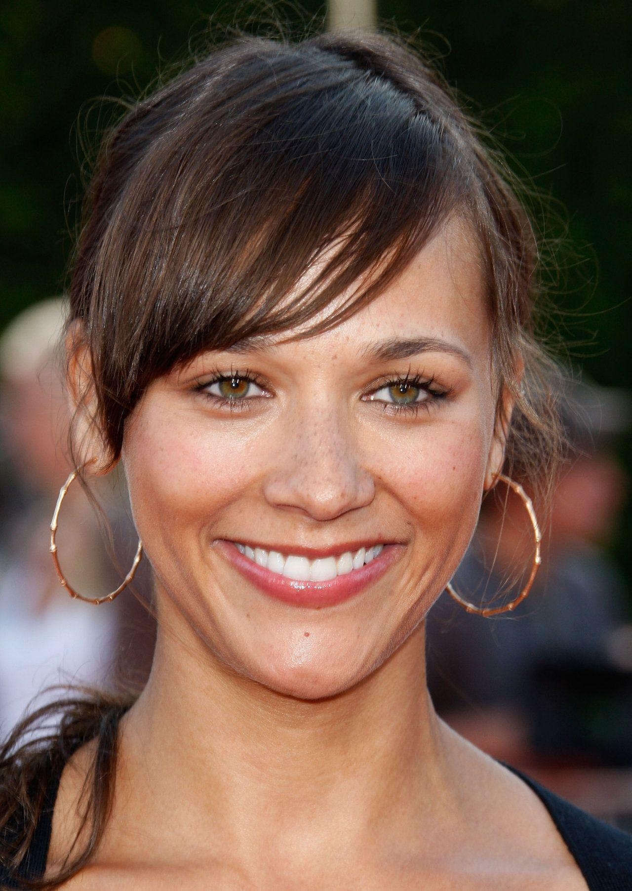 1280x1810 Rashida Jones Hot Wallpaper, Phone