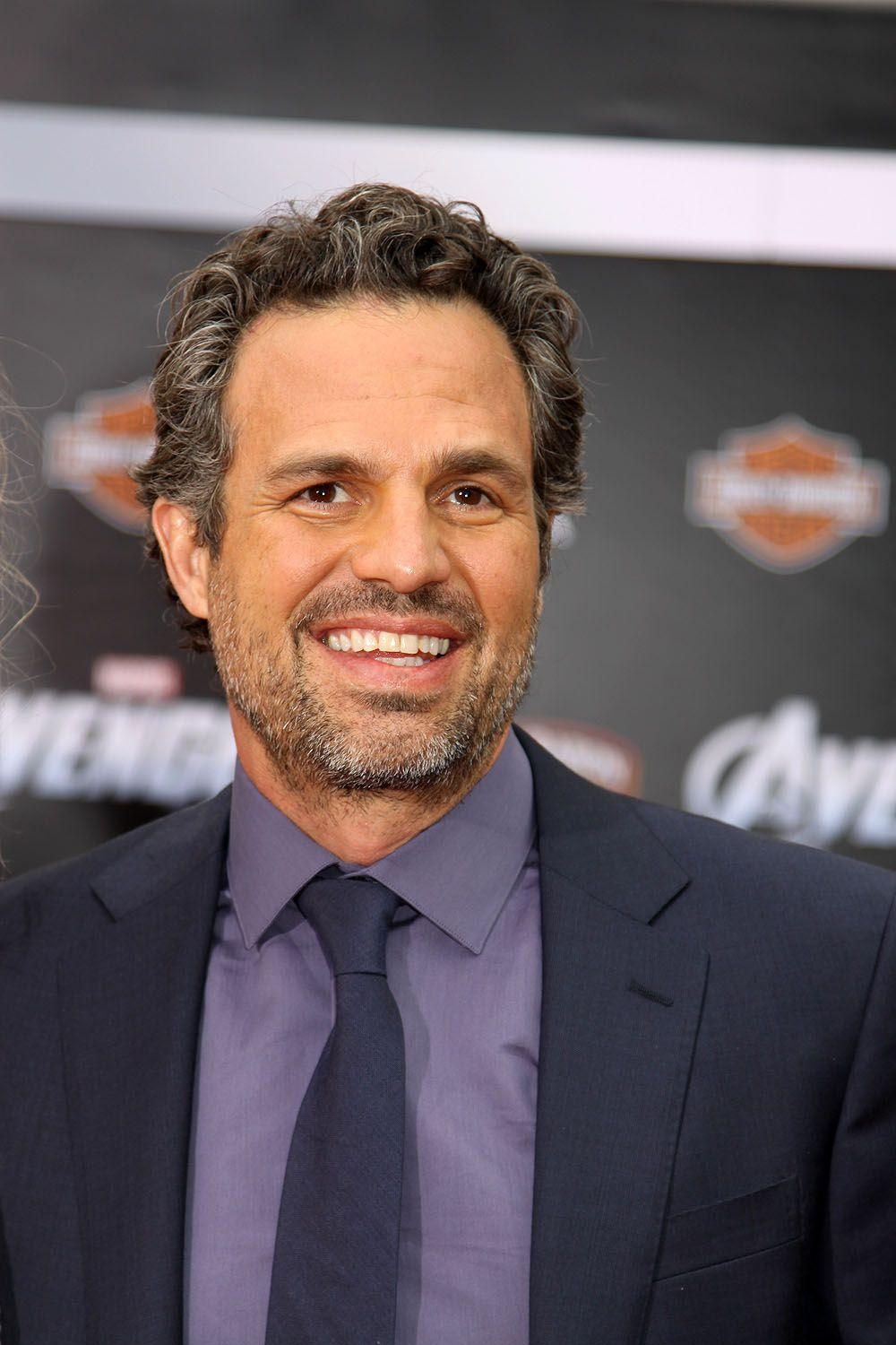 1000x1500 Mark Ruffalo at the World Premiere of MARVEL'S THE AVENGERS. ©2012, Phone