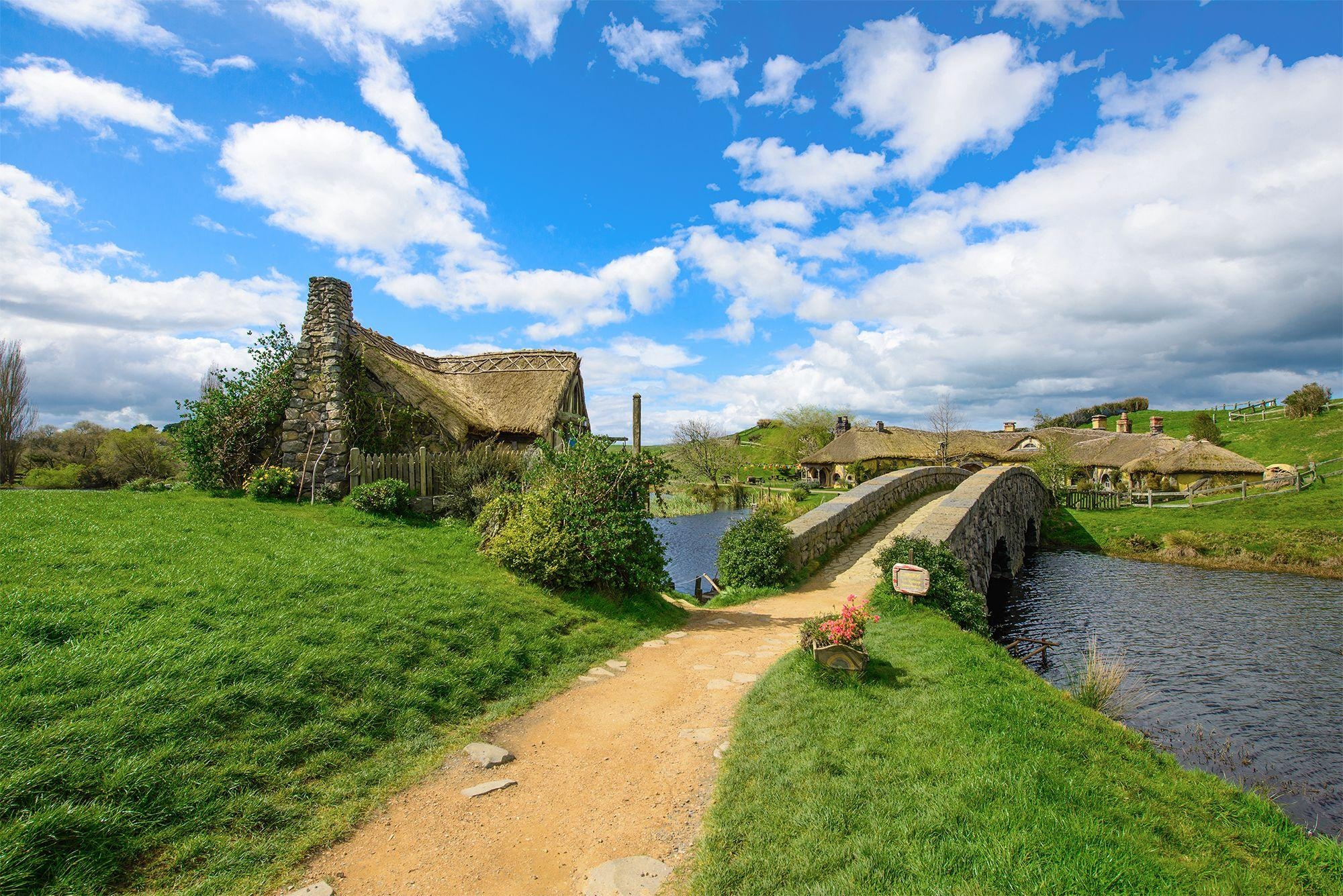 2000x1340 New Zealand Matamata Hobbiton Wallpaper, Desktop