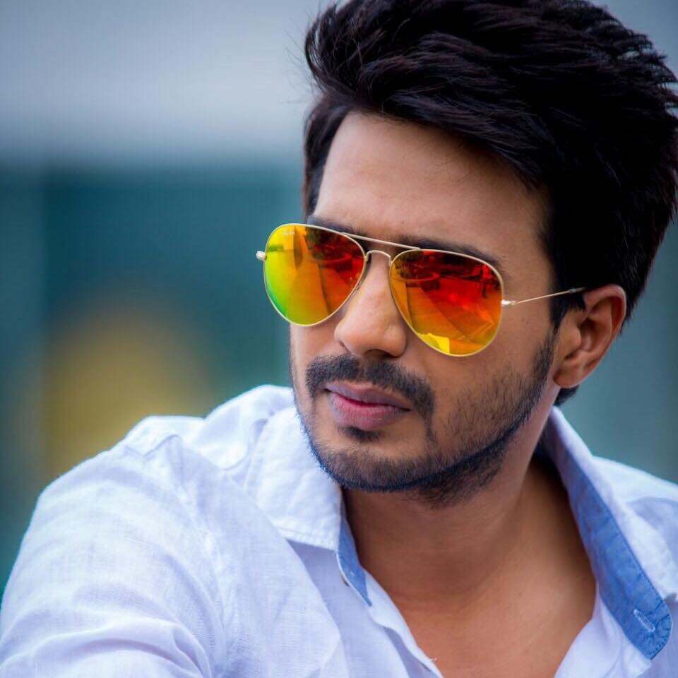 960x960 Vishnu Vishal, Phone