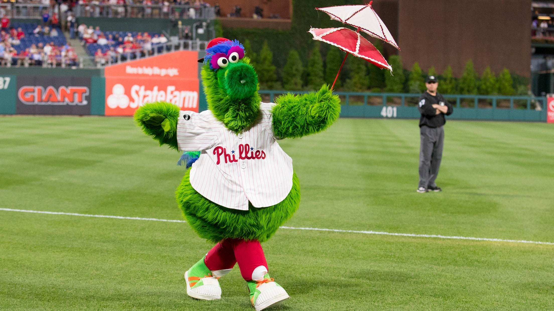 2210x1250 Phillie Phanatic, Desktop