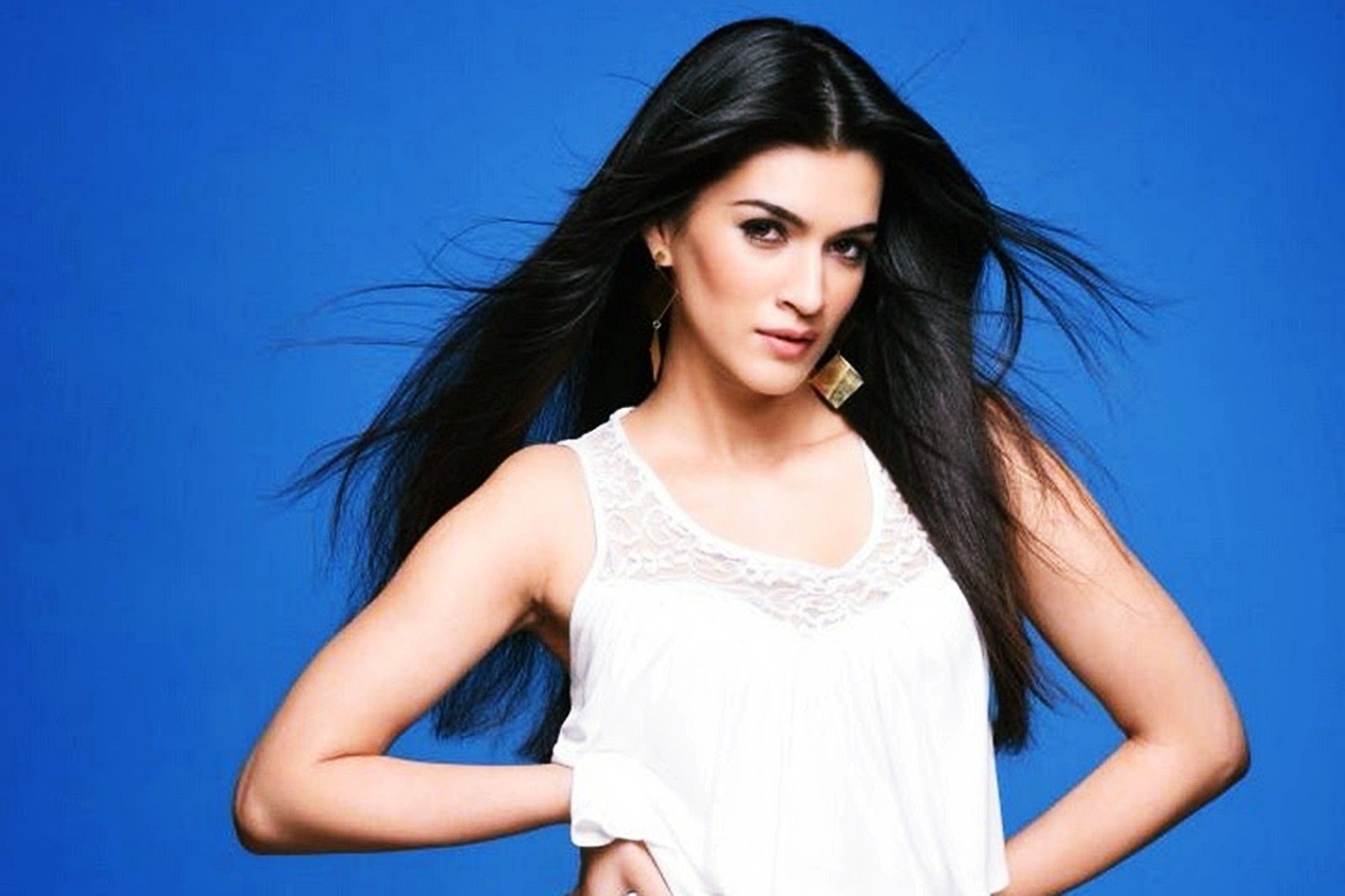 1920x1280 Kriti Sanon HD Wallpaper 05166, Desktop