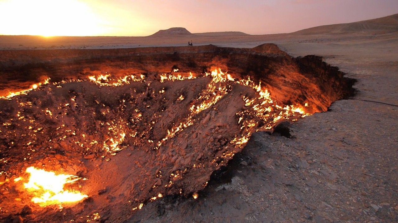 1280x720 The door to hell, Derweze, Turkmenistan, Desktop