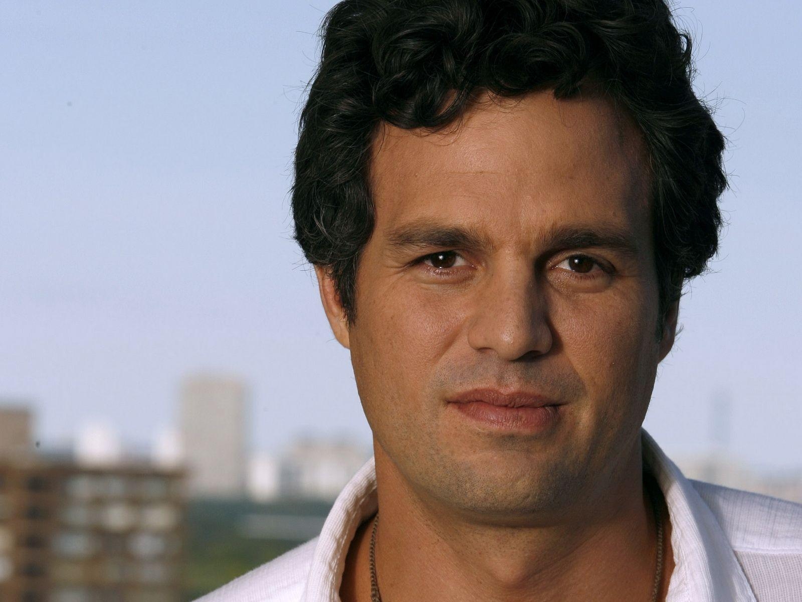 1600x1200 Mark Ruffalo, Desktop