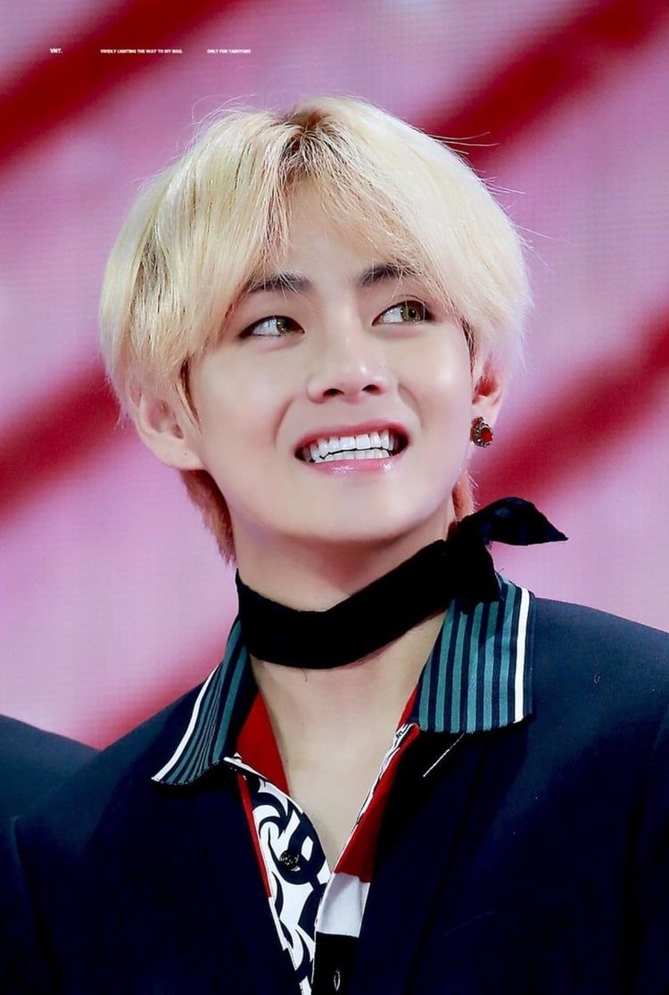 750x1120 That smile, Phone