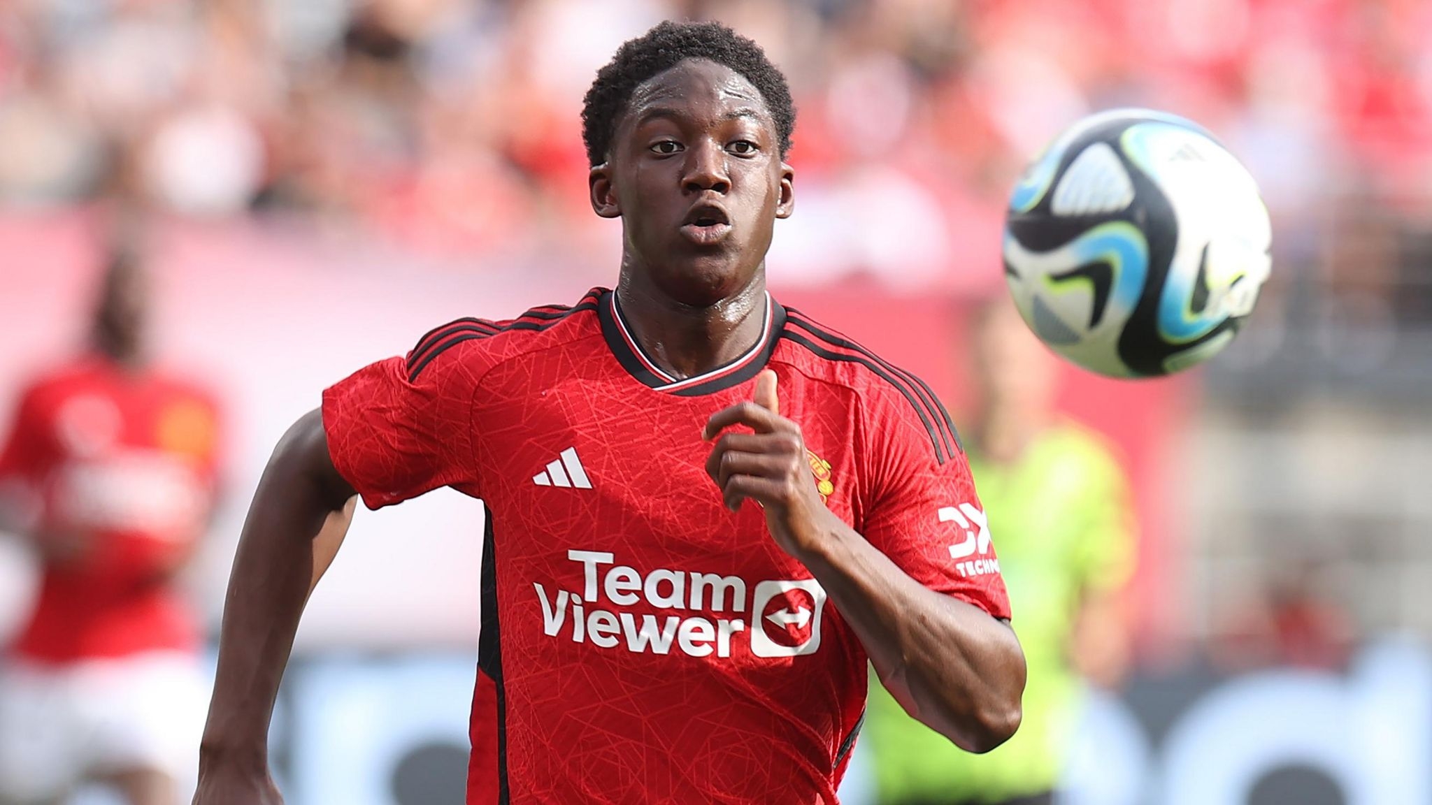 2050x1160 Manchester United: Kobbie Mainoo, Desktop