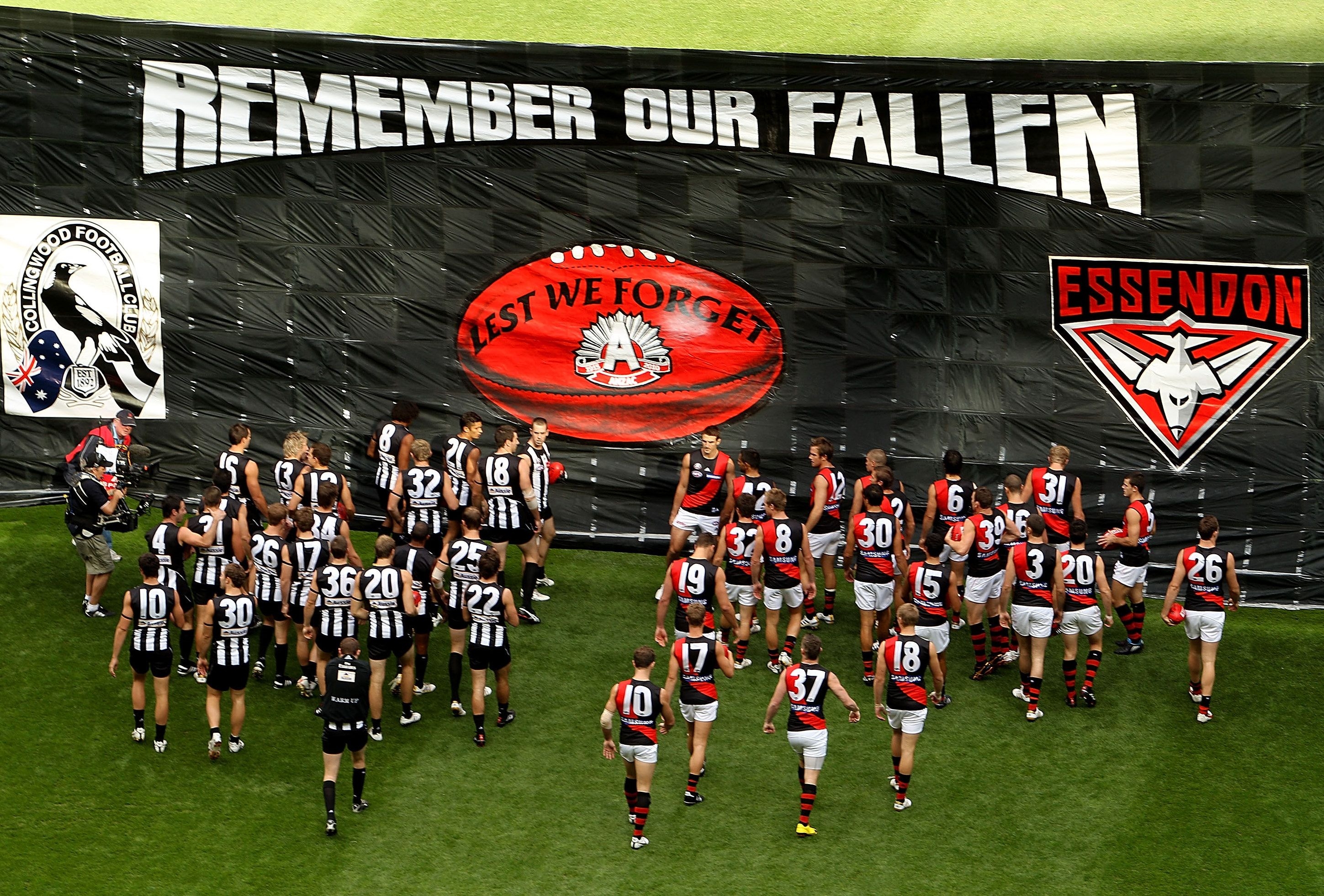 2900x1970 Essendon wallpaper, Desktop