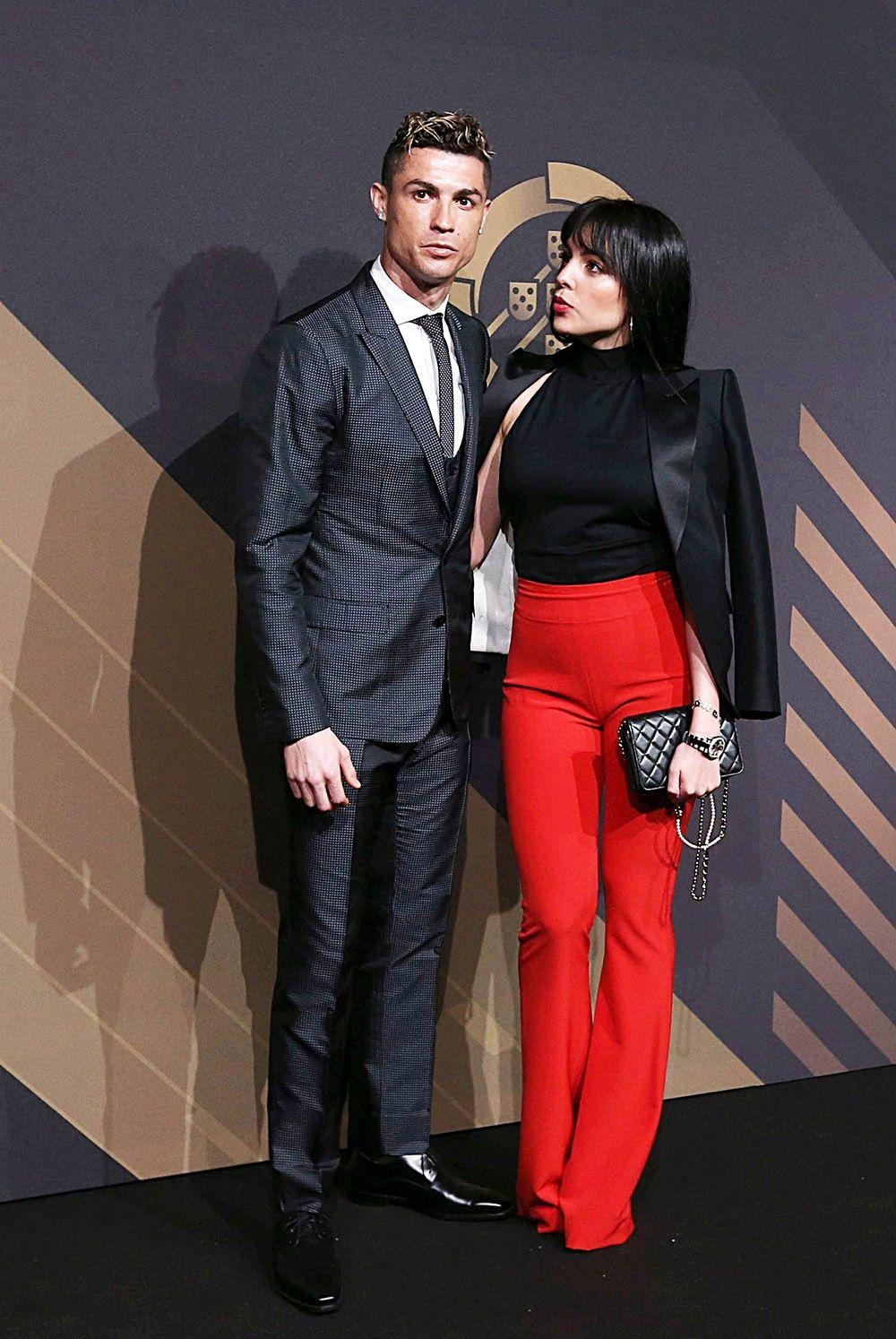 1000x1500 Cristiano Ronaldo & Georgina Rodriguez Pics: See Photo Of, Phone