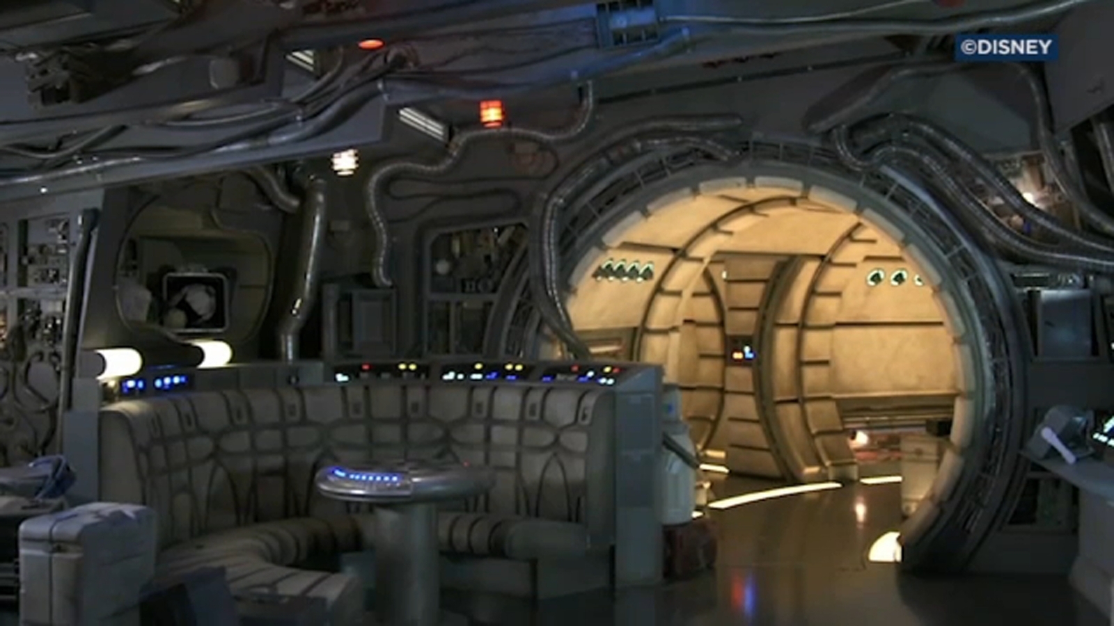 1600x900 Star Wars Land: Reservations available for Oga's Cantina at Disneyland's Star Wars: Galaxy Edge Los Angeles, Desktop