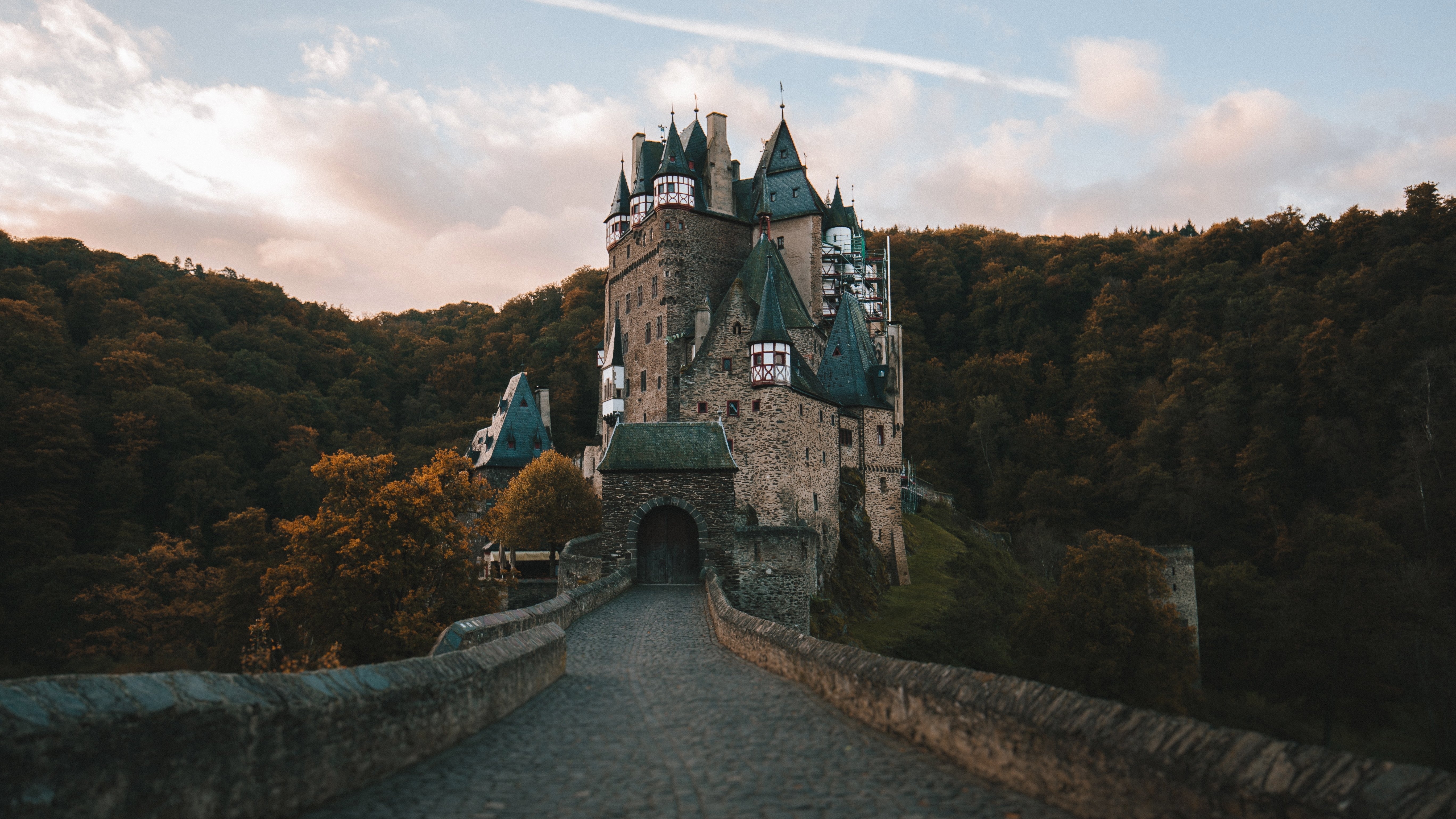 5480x3080 Eltz Castle Germany 4K wallpaper, Desktop