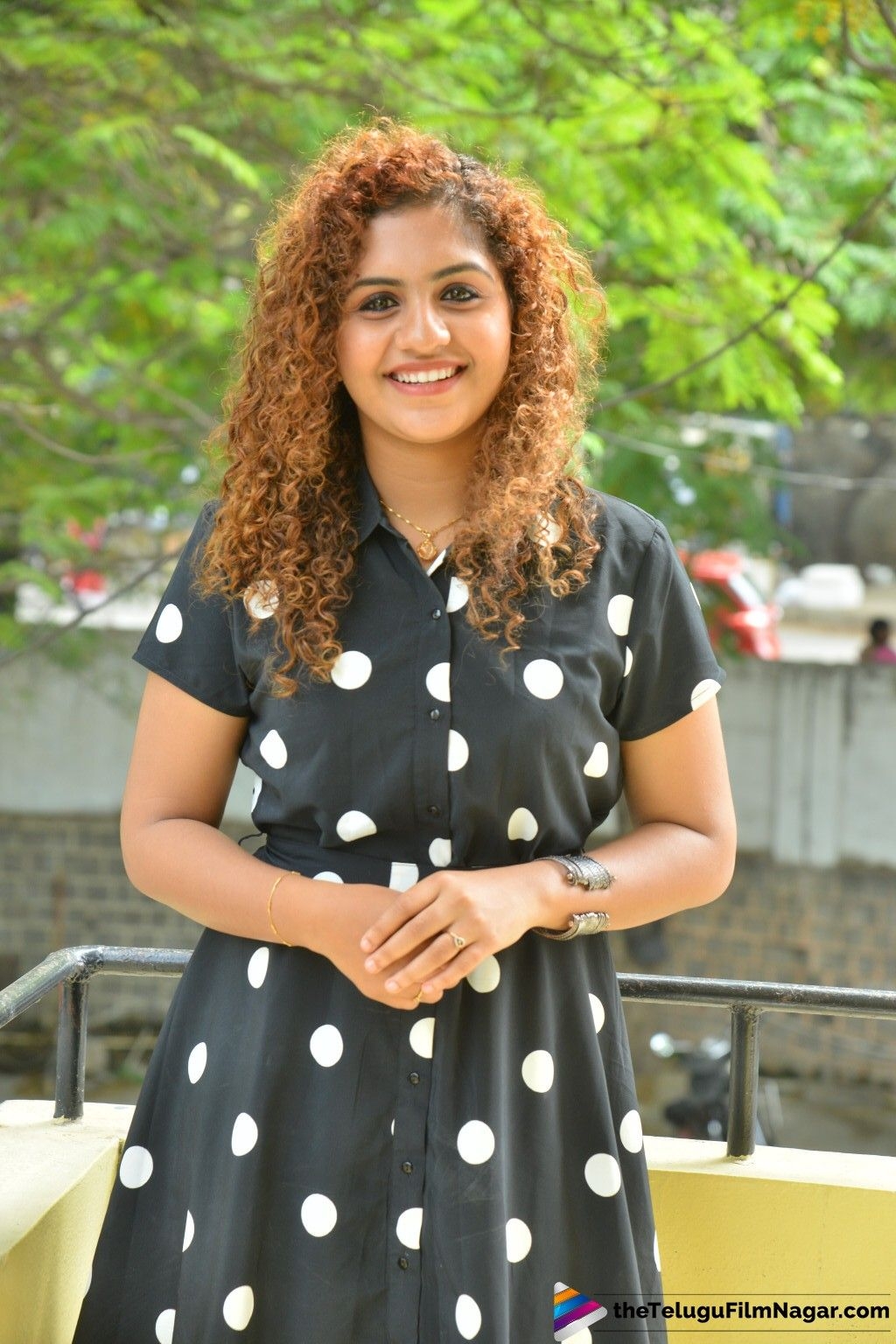 1030x1540 Lovers Day Heroine Noorin Shereef Interview Photohoot. Telugu Filmnagar. Lovers day, Actresses, Beautiful indian actress, Phone