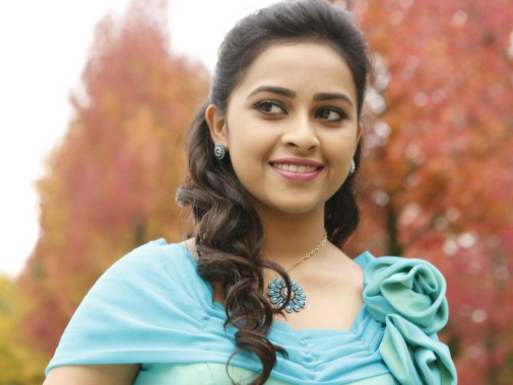 1030x770 Sri Divya HQ Wallpaper. Sri Divya Wallpaper, Desktop