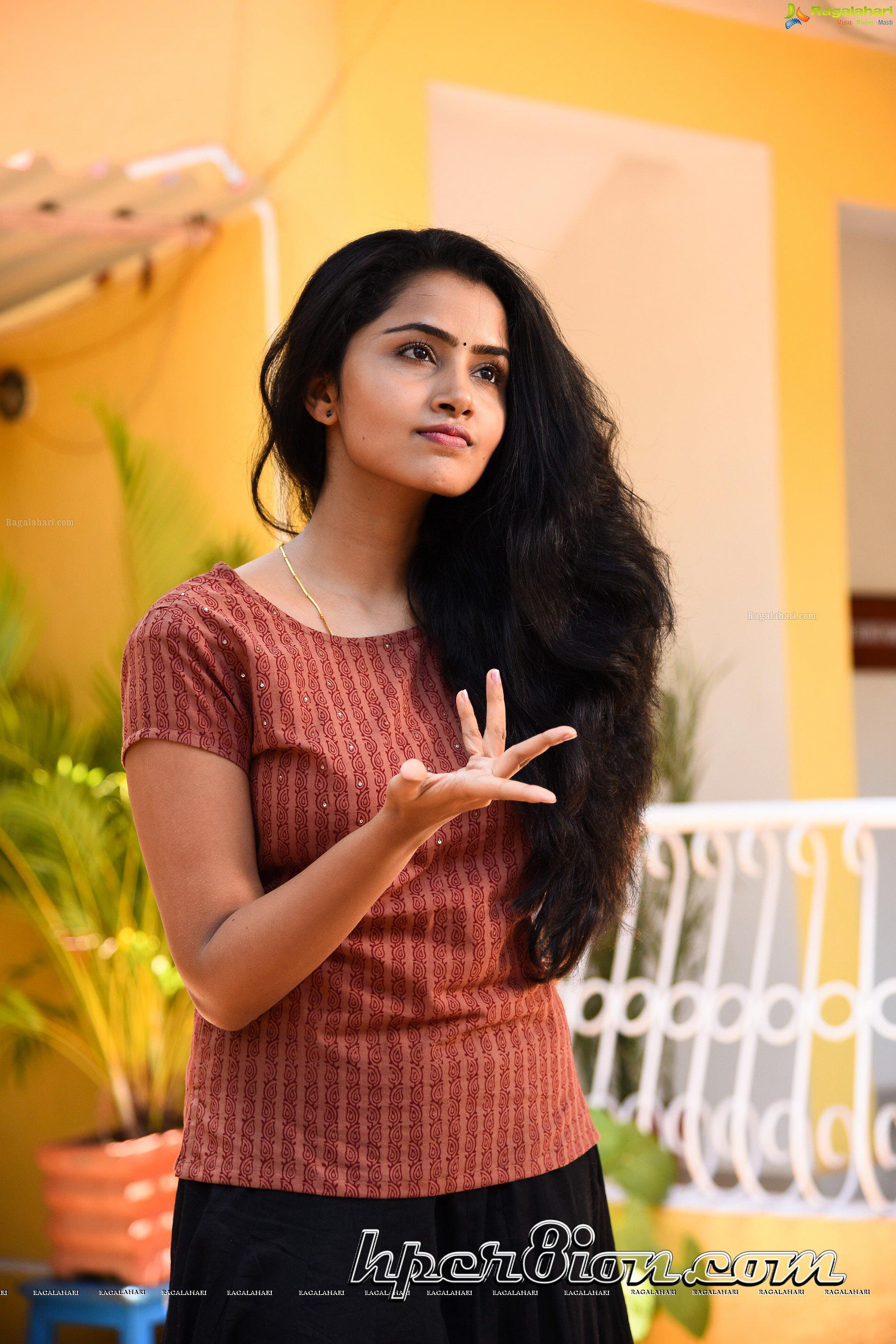 1920x2880 Anupama Parameswaran Photo Pics Stills image Picture HD, Phone