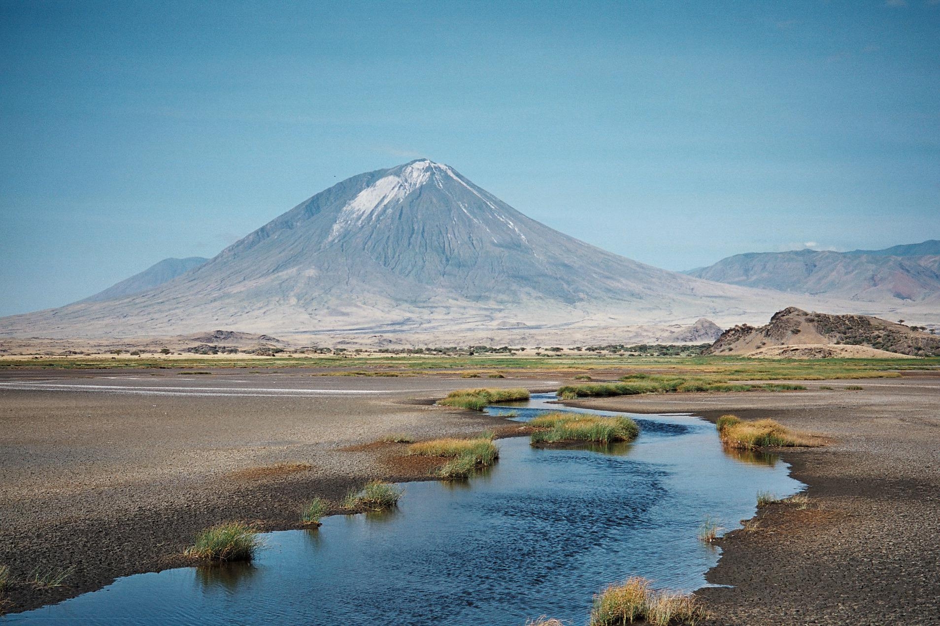 1910x1280 Lake Natron Soda Salty Lake In Tanzania (id: 15036), Desktop