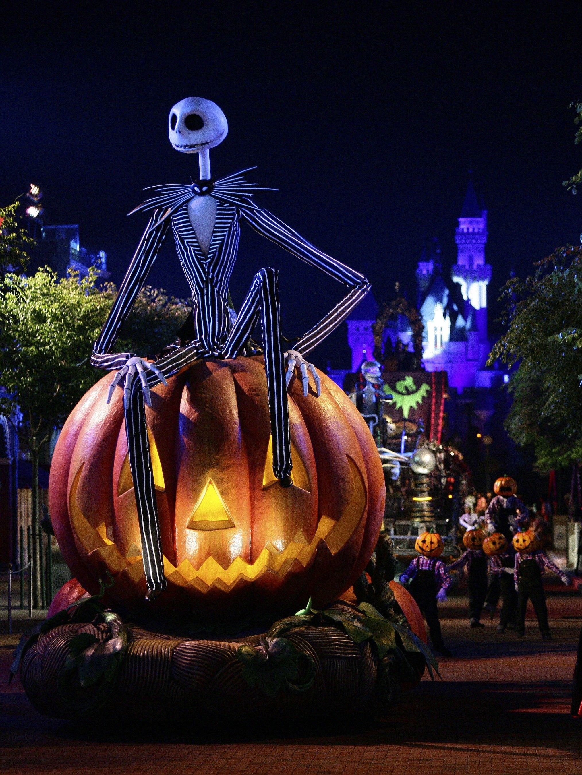 2030x2700 Disneyland Halloween Wallpaper, Phone