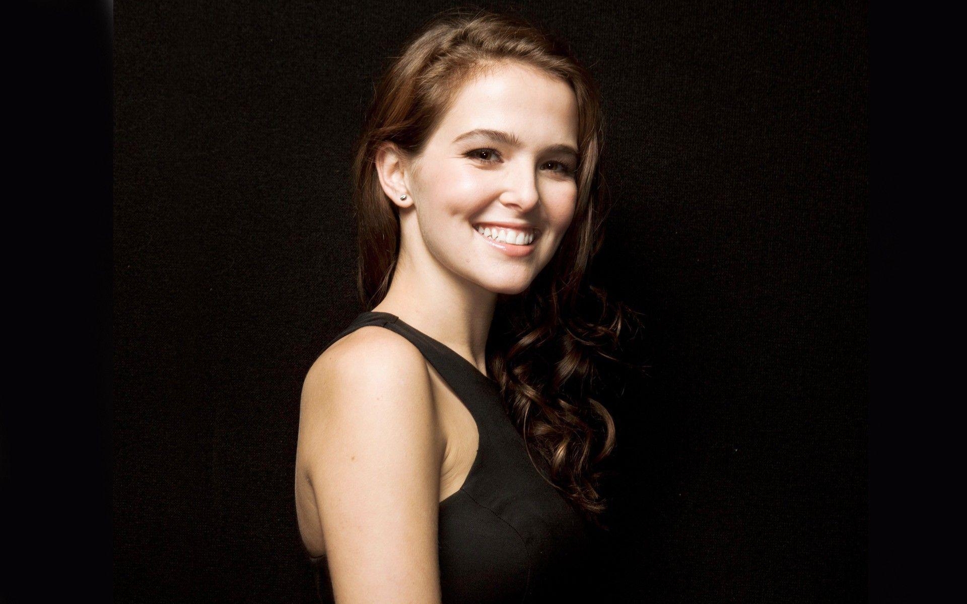 1920x1200 Zoey Deutch Smile HD Wallpaper 55409  px, Desktop