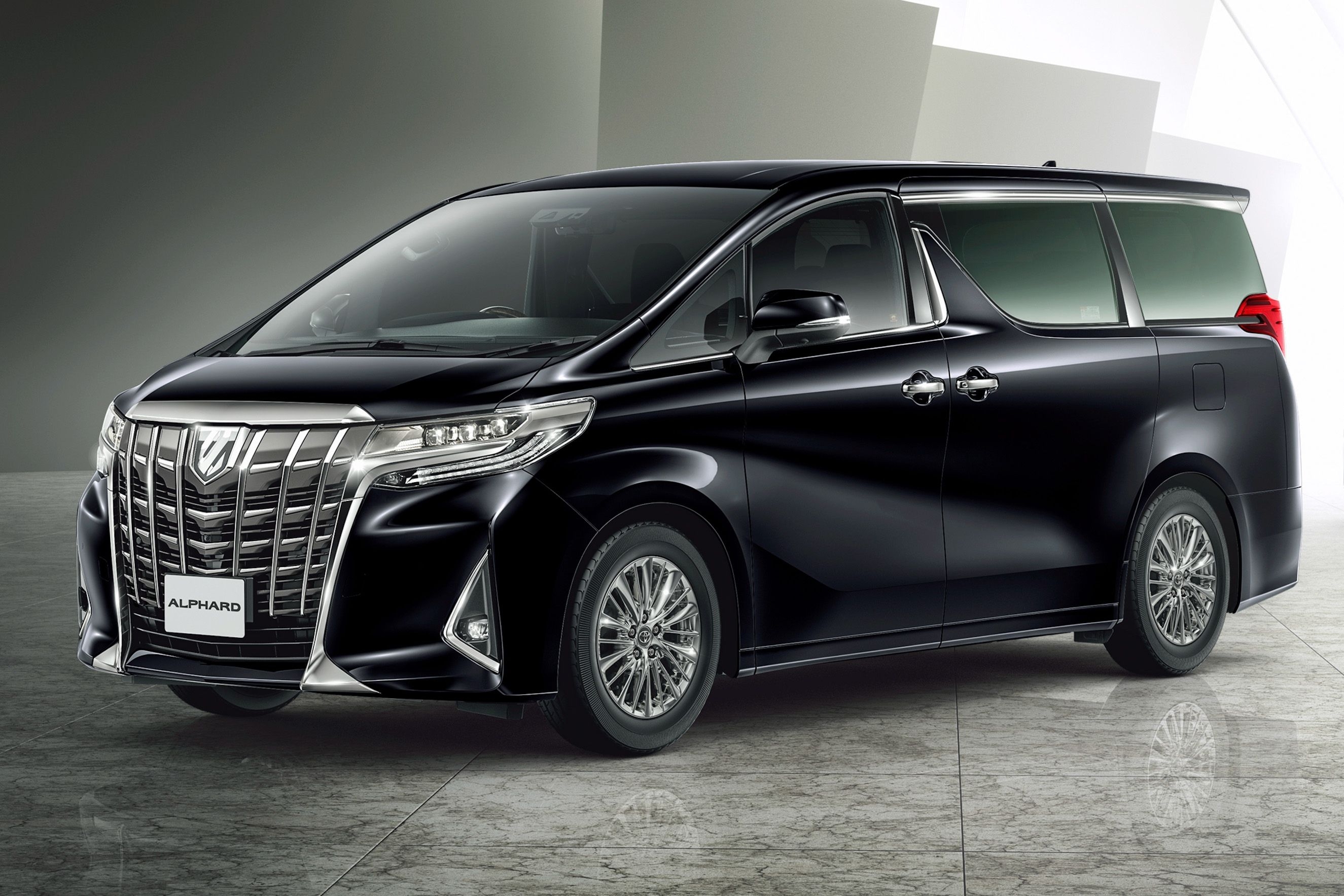 2650x1770 Toyota Alphard, Desktop