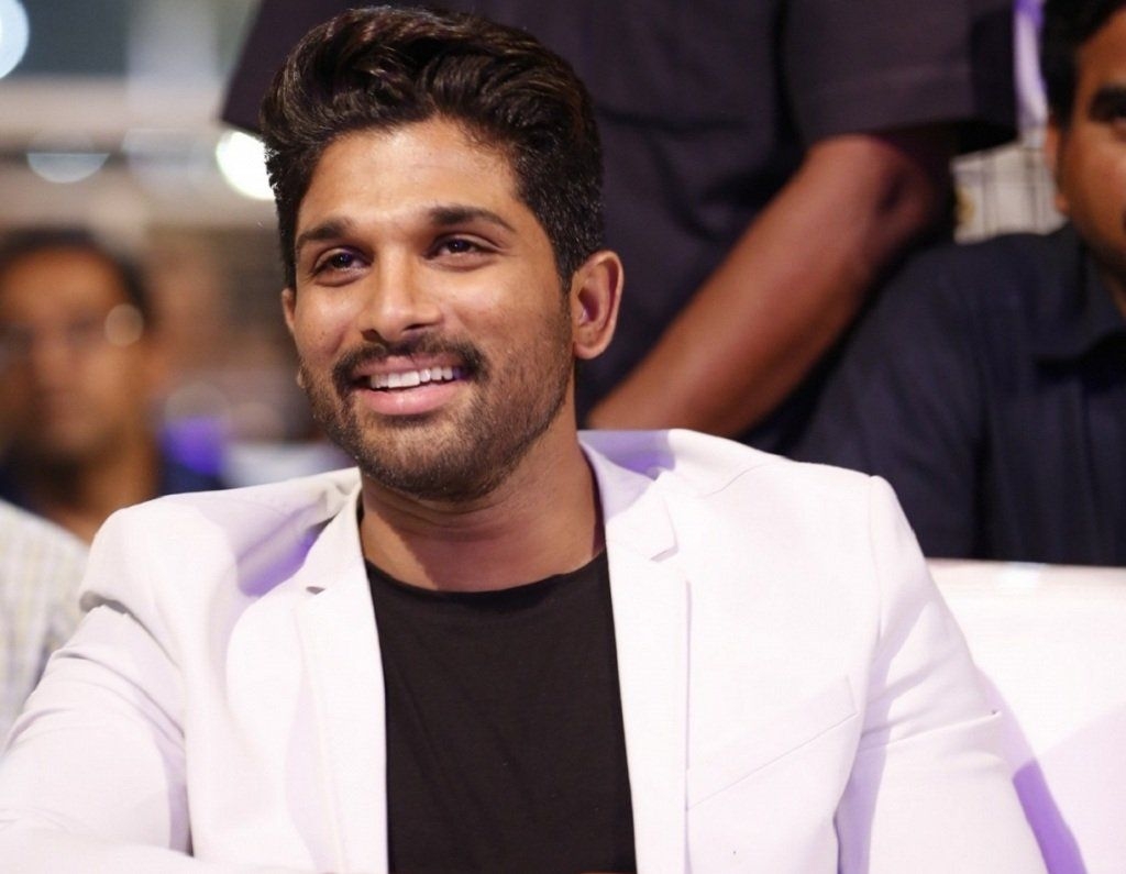 1030x800 DJ' makers release new poster on Allu Arjun's birthday, Desktop