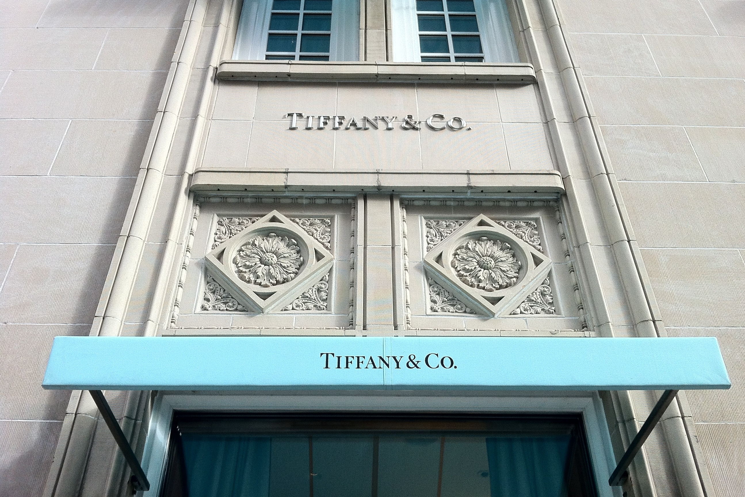 2590x1730 Tiffany And Co Wallpaper HD, Desktop