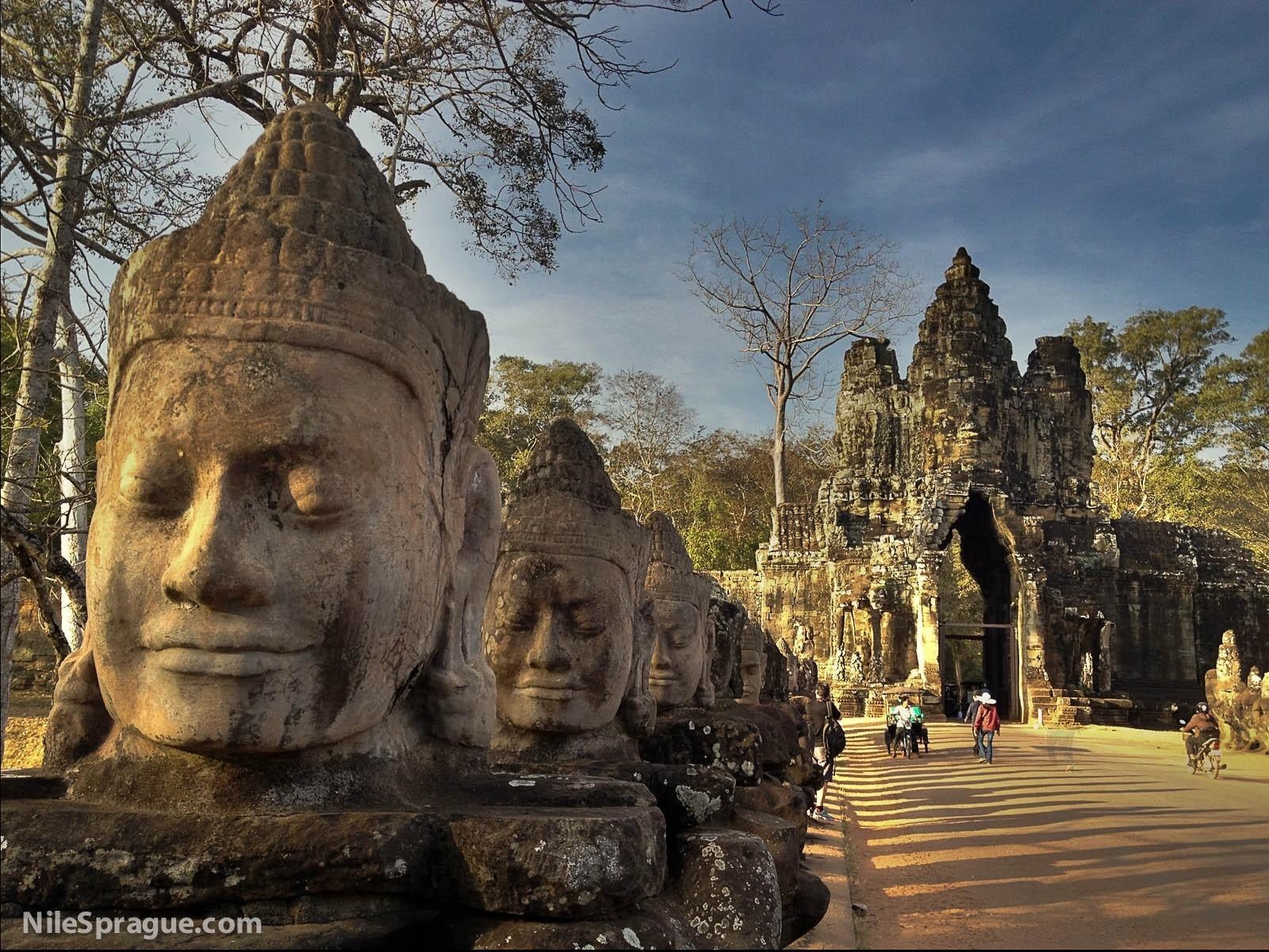 1600x1200 Photos: Bayon & Angkor Thom, Siem Reap, Cambodia, Desktop