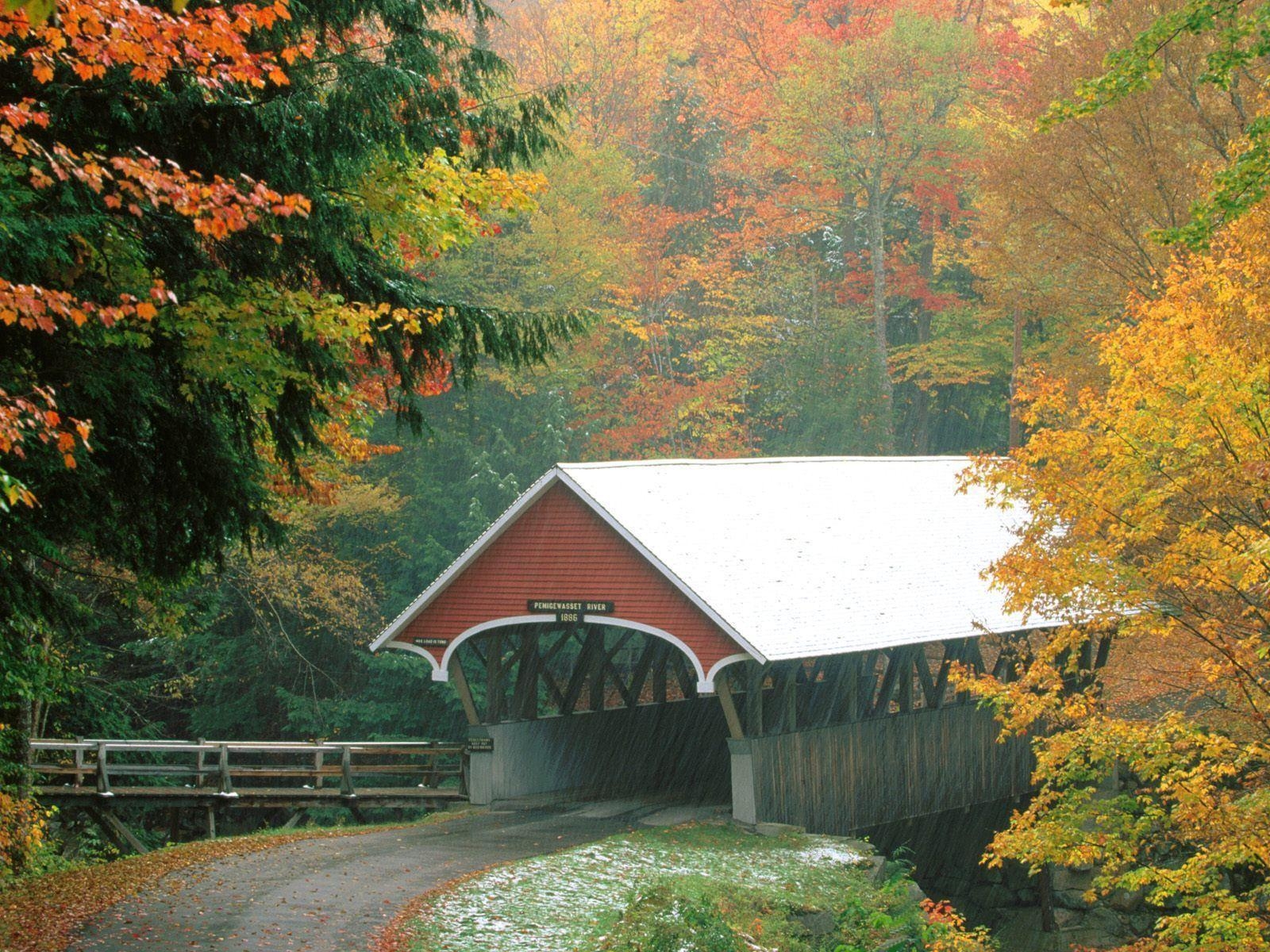 1600x1200 New England Fall Lake Autumn Trees Leaves, Desktop