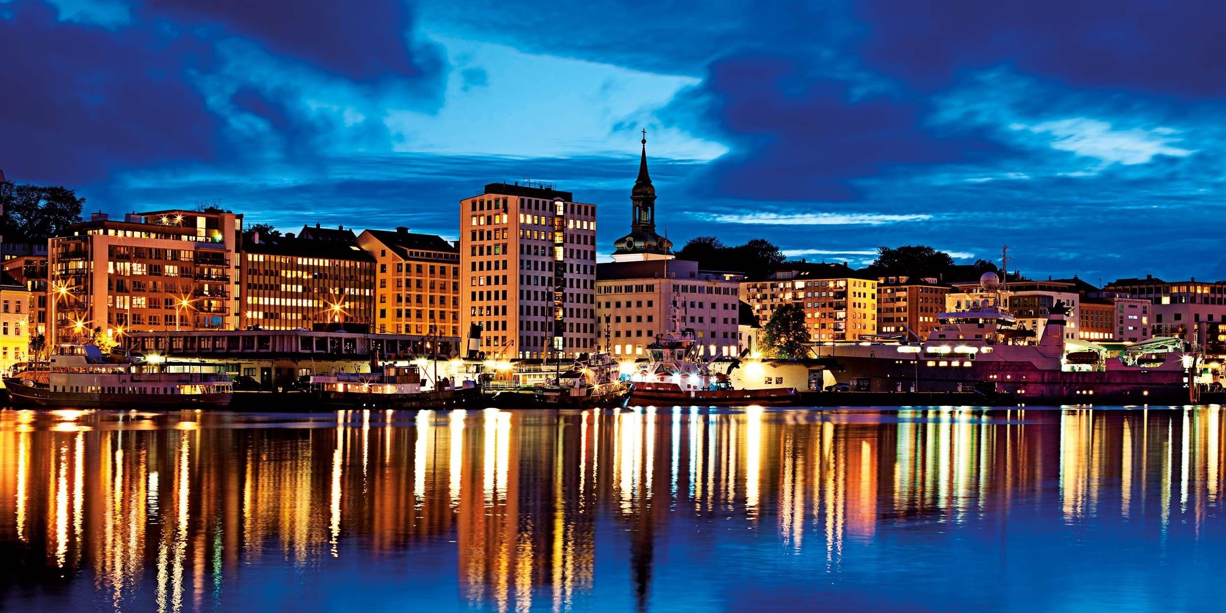 2500x1250 Bergen Wallpaper 19 X 1250, Dual Screen